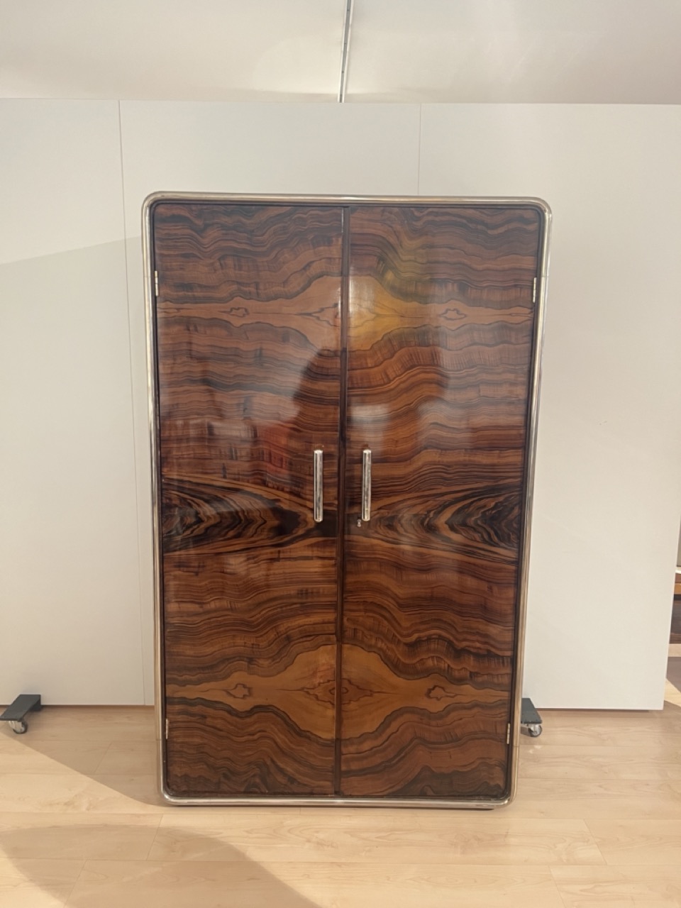 Art Deco : Bauhaus Schrank in Palisander Optik