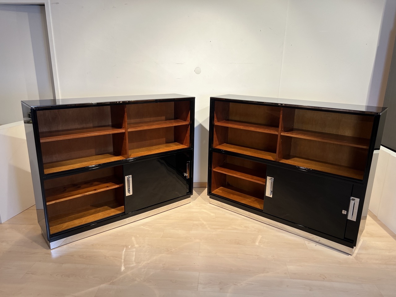 Bauhaus Büroschränke, Schwarzlack