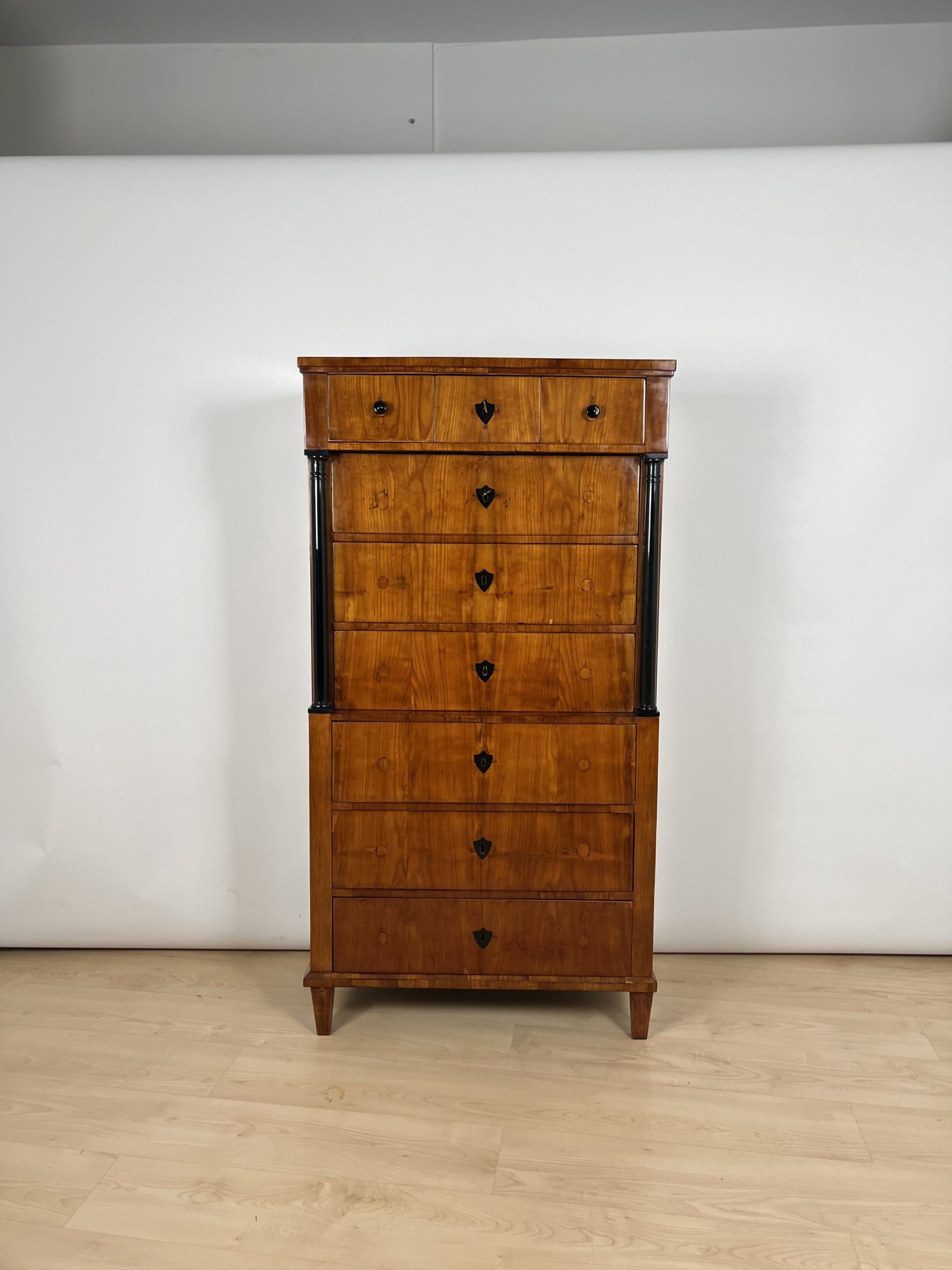 Biedermeier Chiffoniere, Kirschbaum, Süddeutschland1 Biedermeier Chiffoniere, Kirschbaum