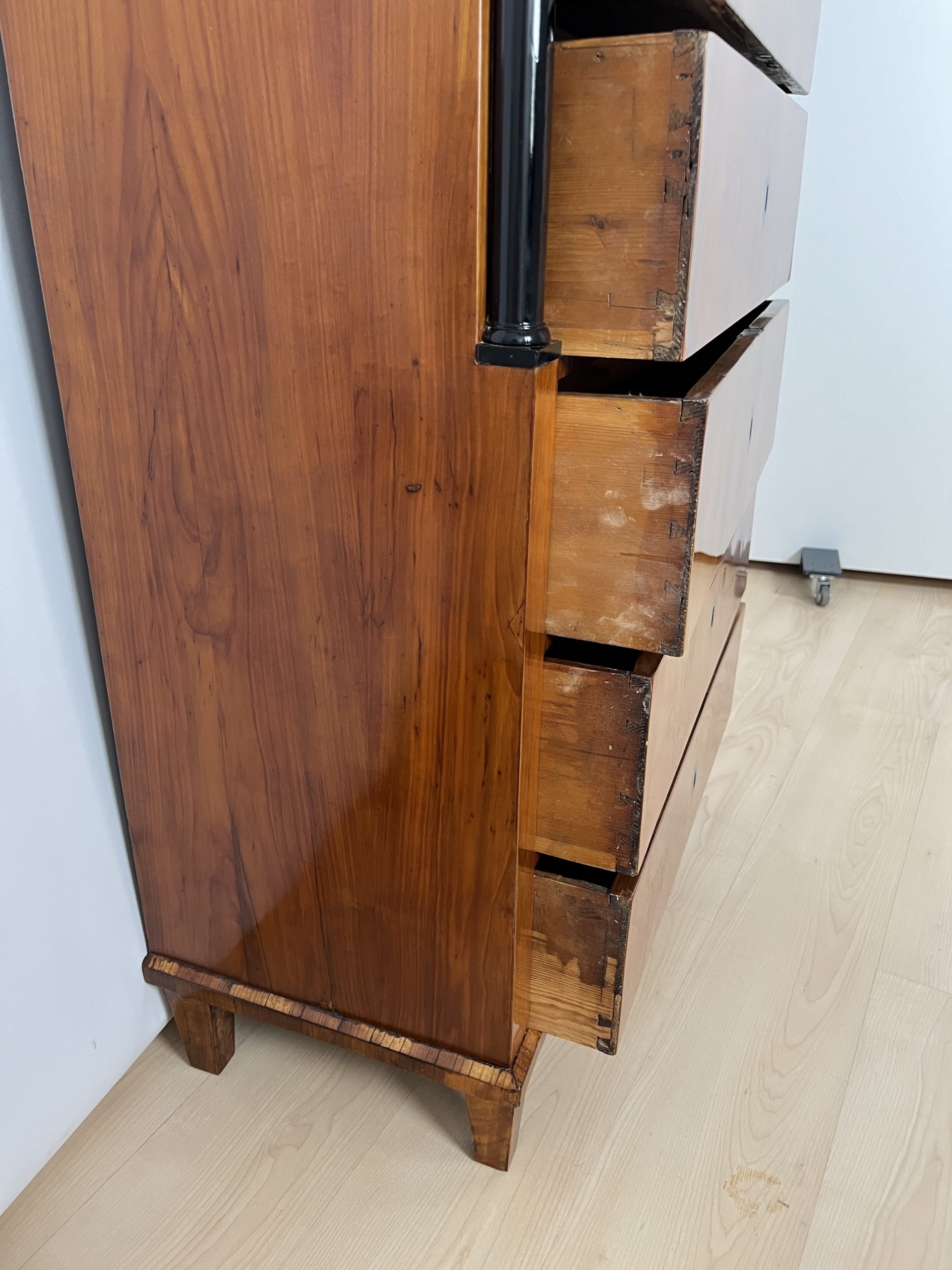 Biedermeier Chiffoniere, Kirschbaum, Süddeutschland4