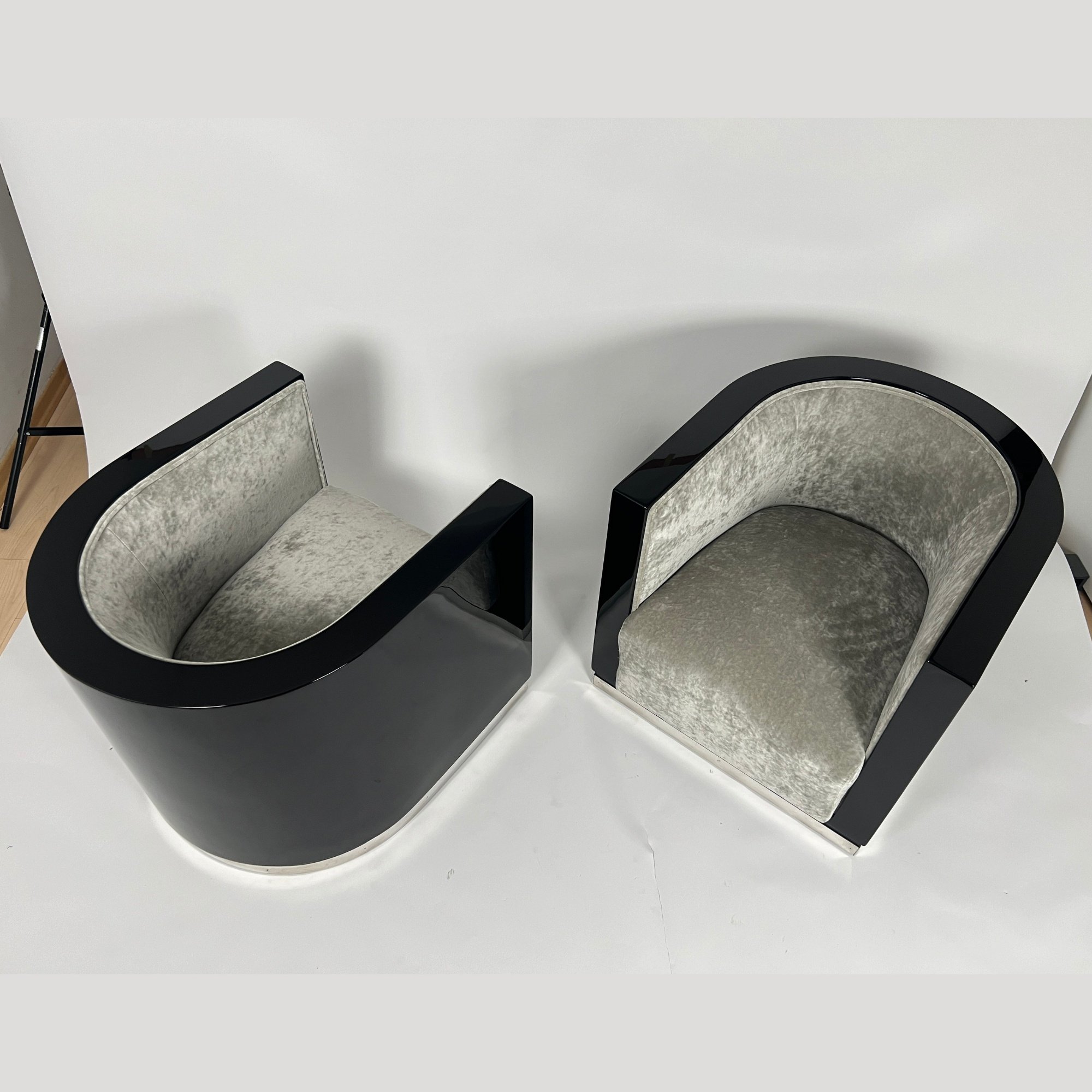 Paar Art Deco Club Sessel, Schwarzlack, Grauer Samt, Frankreich um 1930
