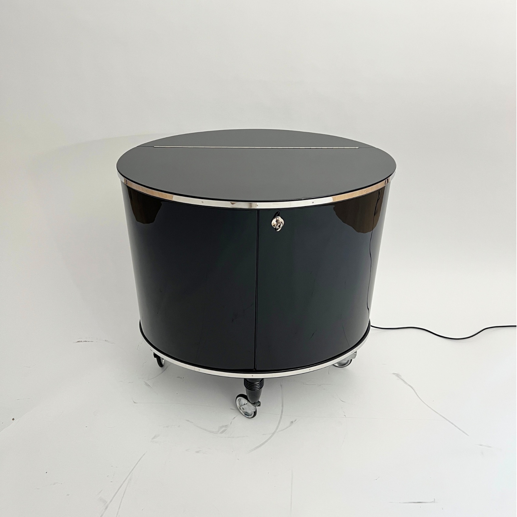 Art Deco Barwagen, Schwarzlack