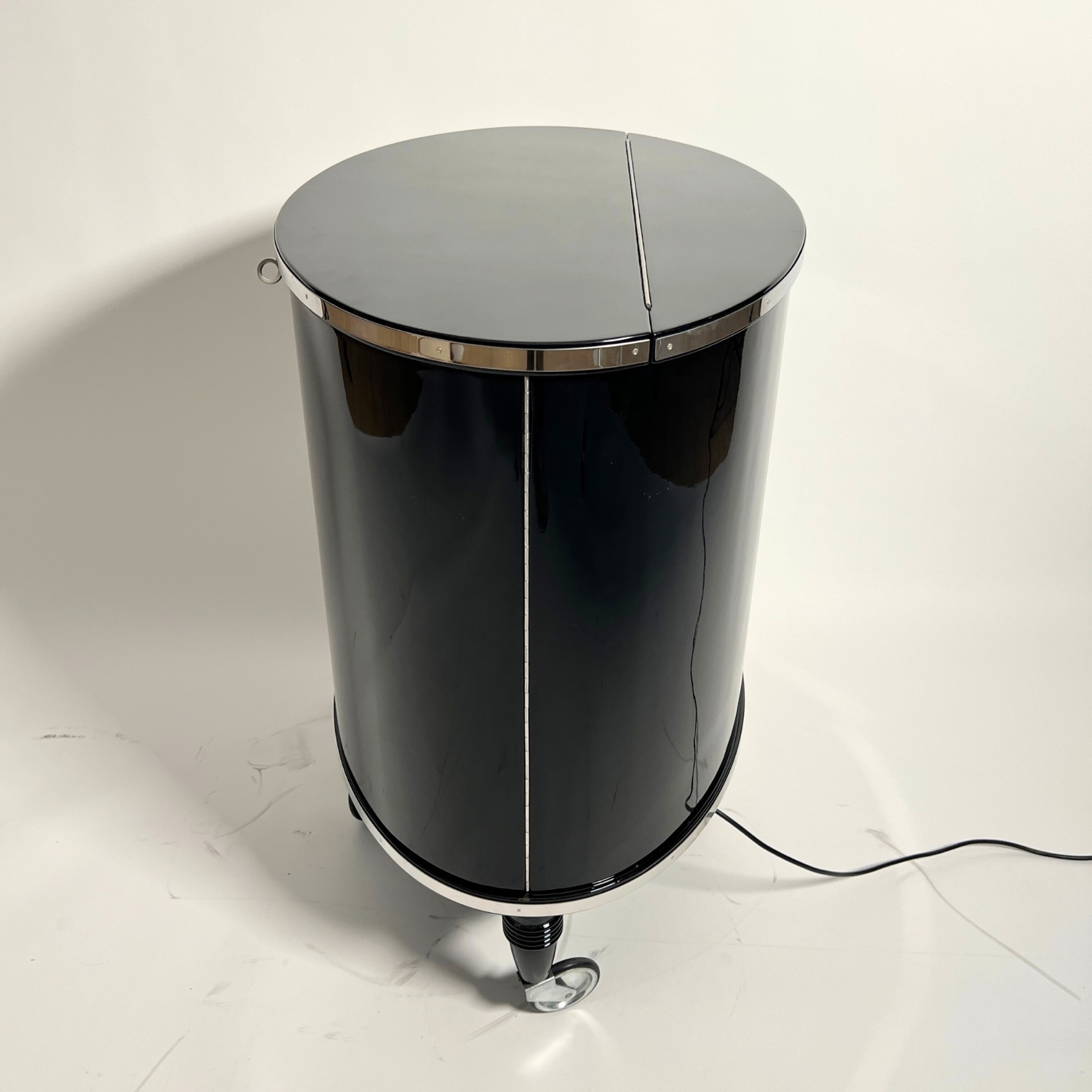 Art Deco Barwagen, Schwarzlack