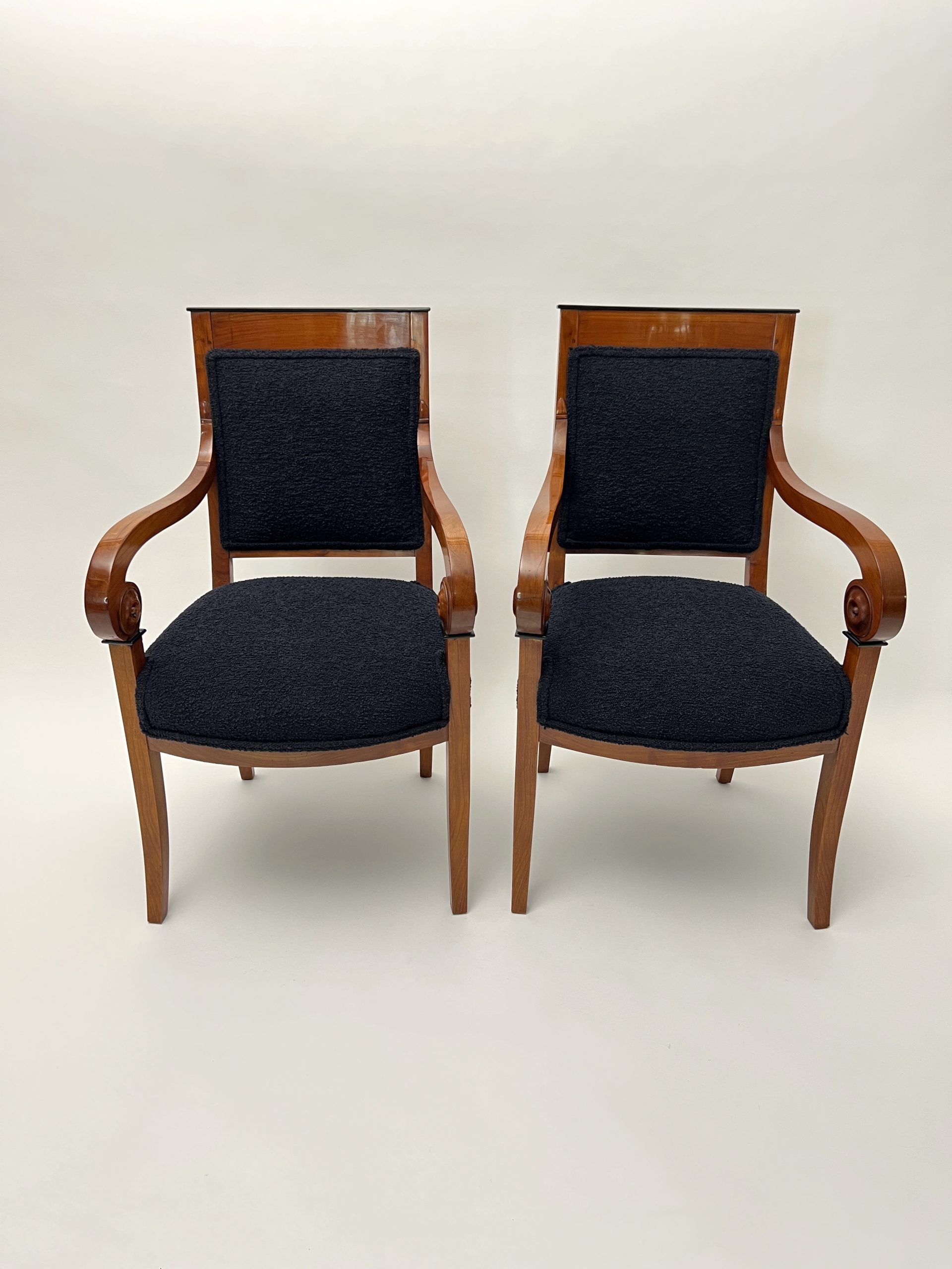 Paar Biedermeier Armlehnstühle, Kirschbaum