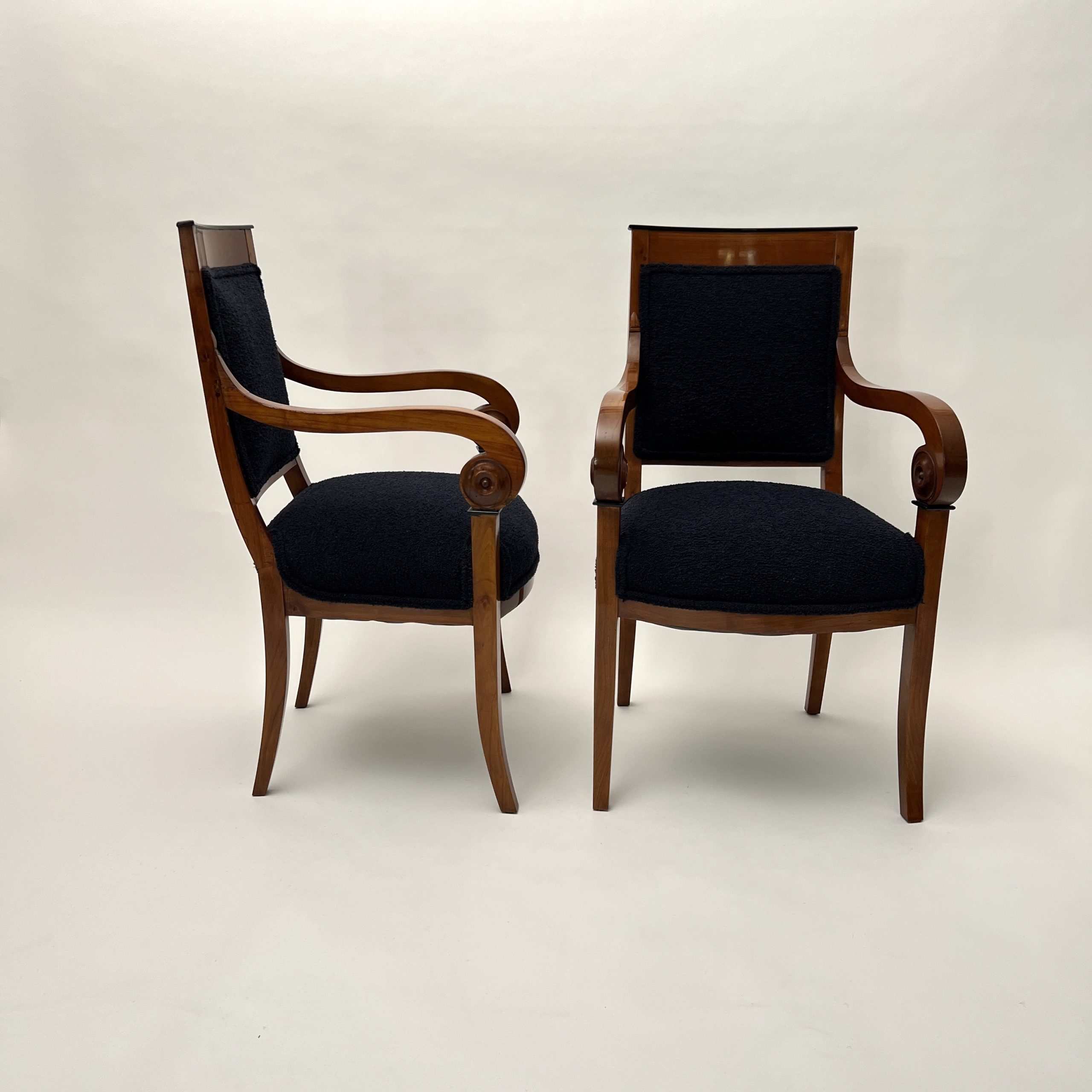 Paar Biedermeier Armlehnstühle, Kirschbaum