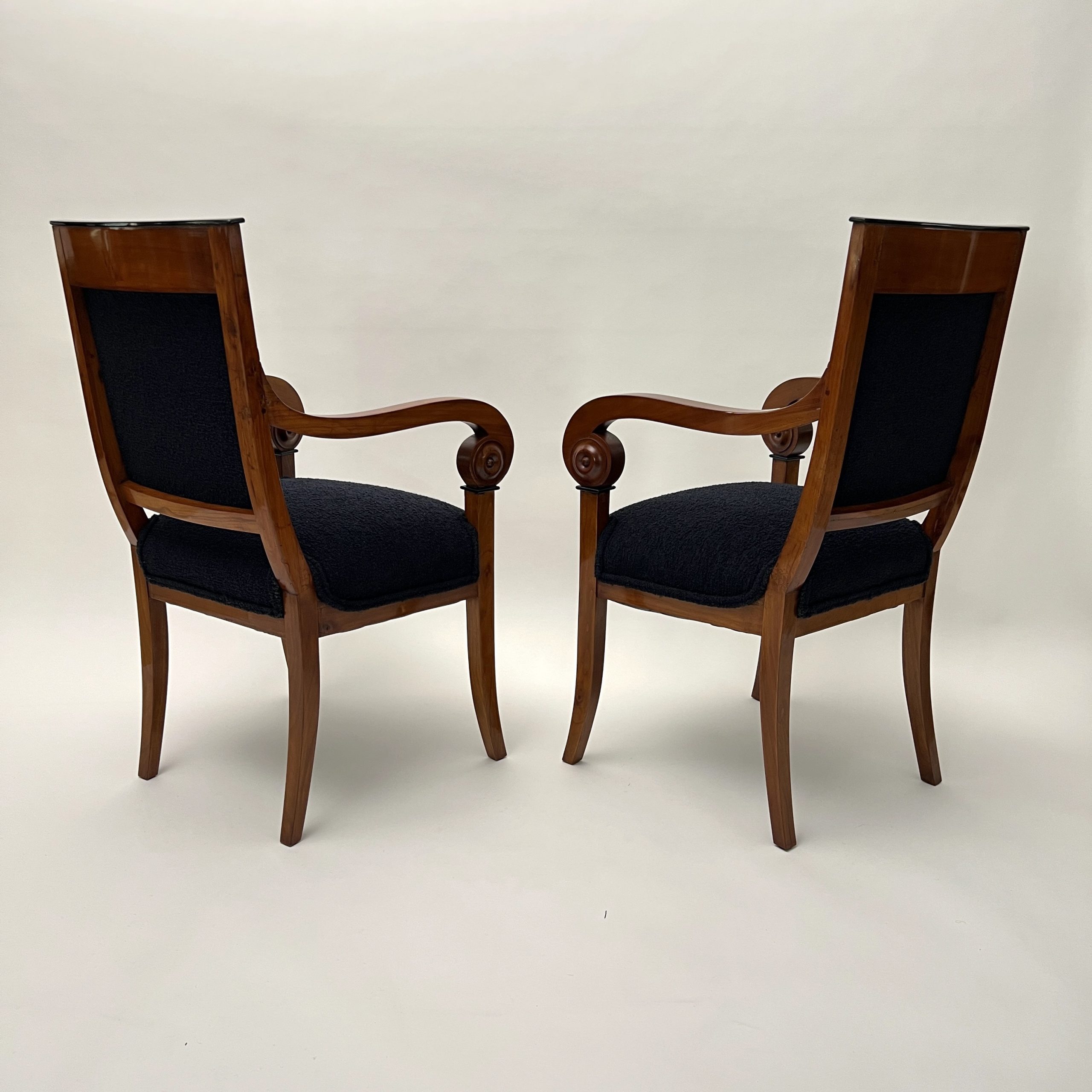 Paar Biedermeier Armlehnstühle, Kirschbaum