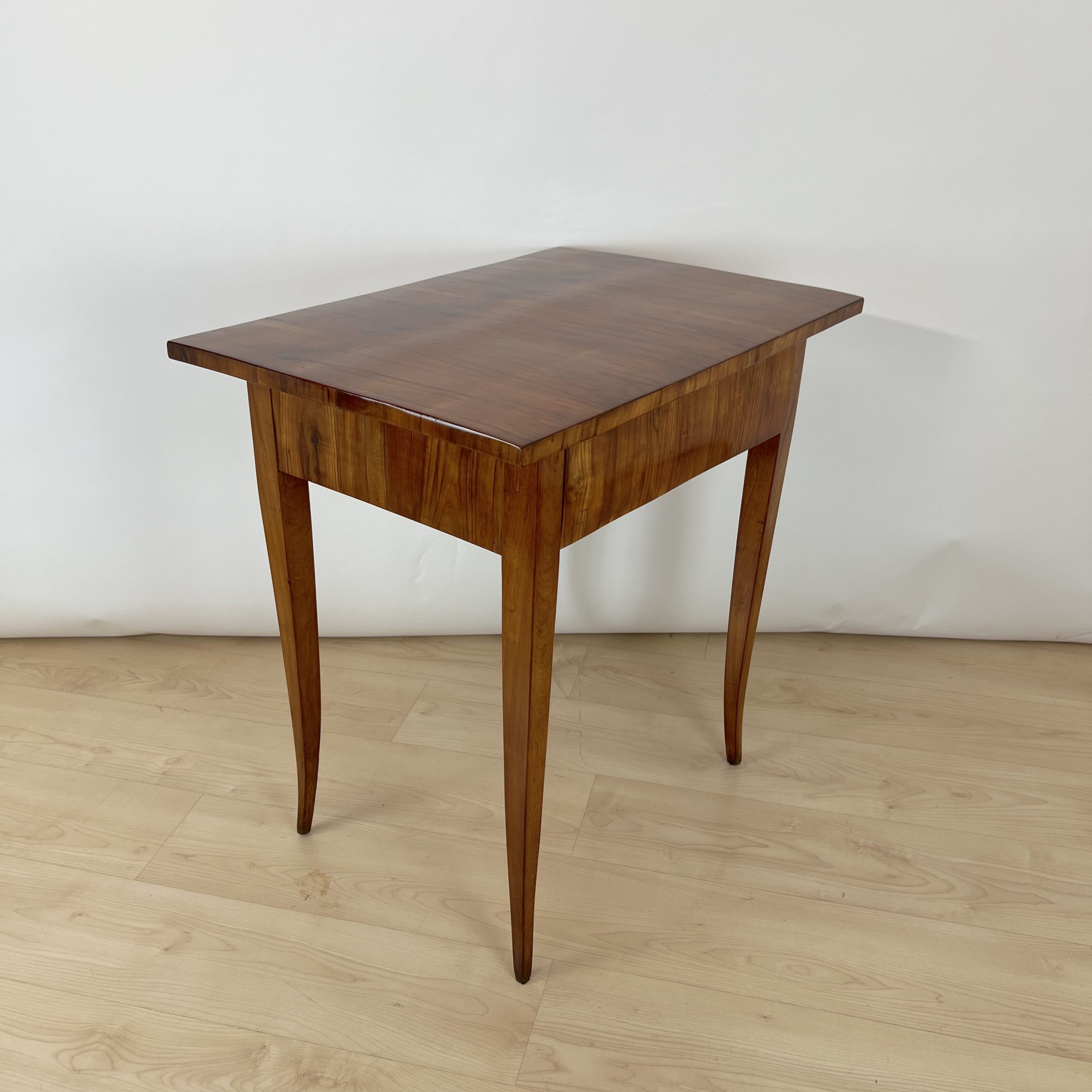 Biedermeier Beistelltischchen, Kirschbaum