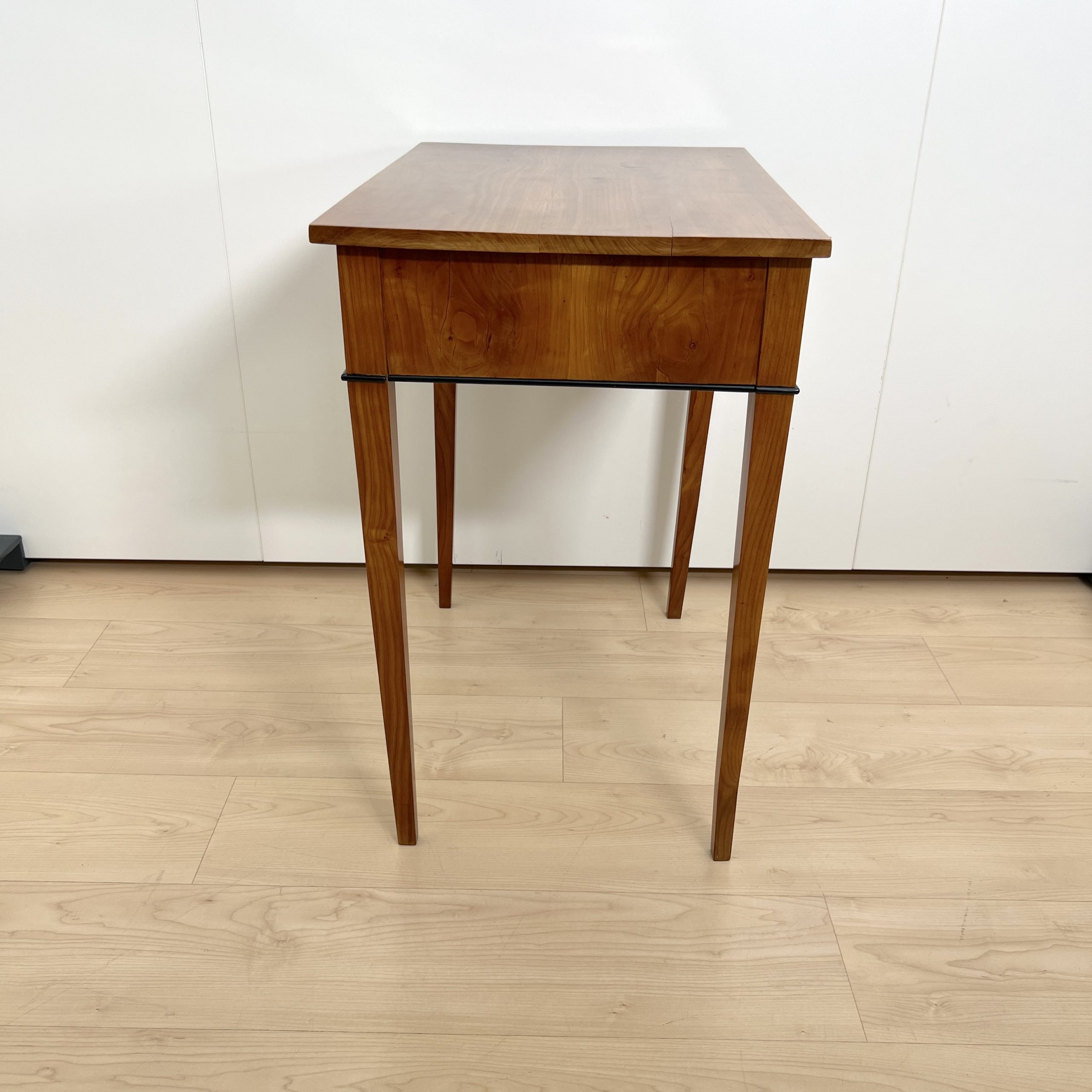 Biedermeier Beistelltischchen, Kirschbaum