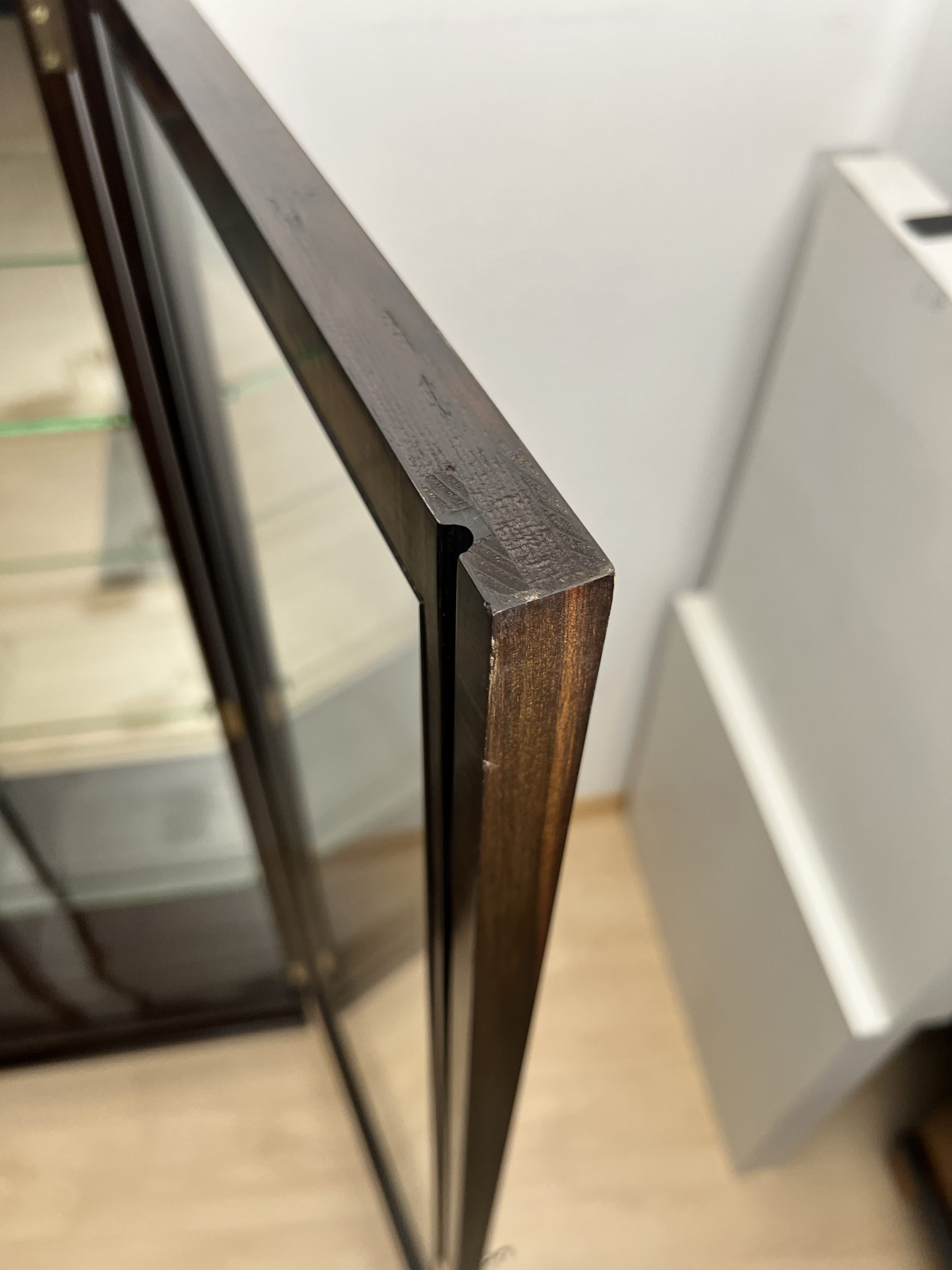 Art Deco Vitrine, Makassar, 3-seitig Glas.18