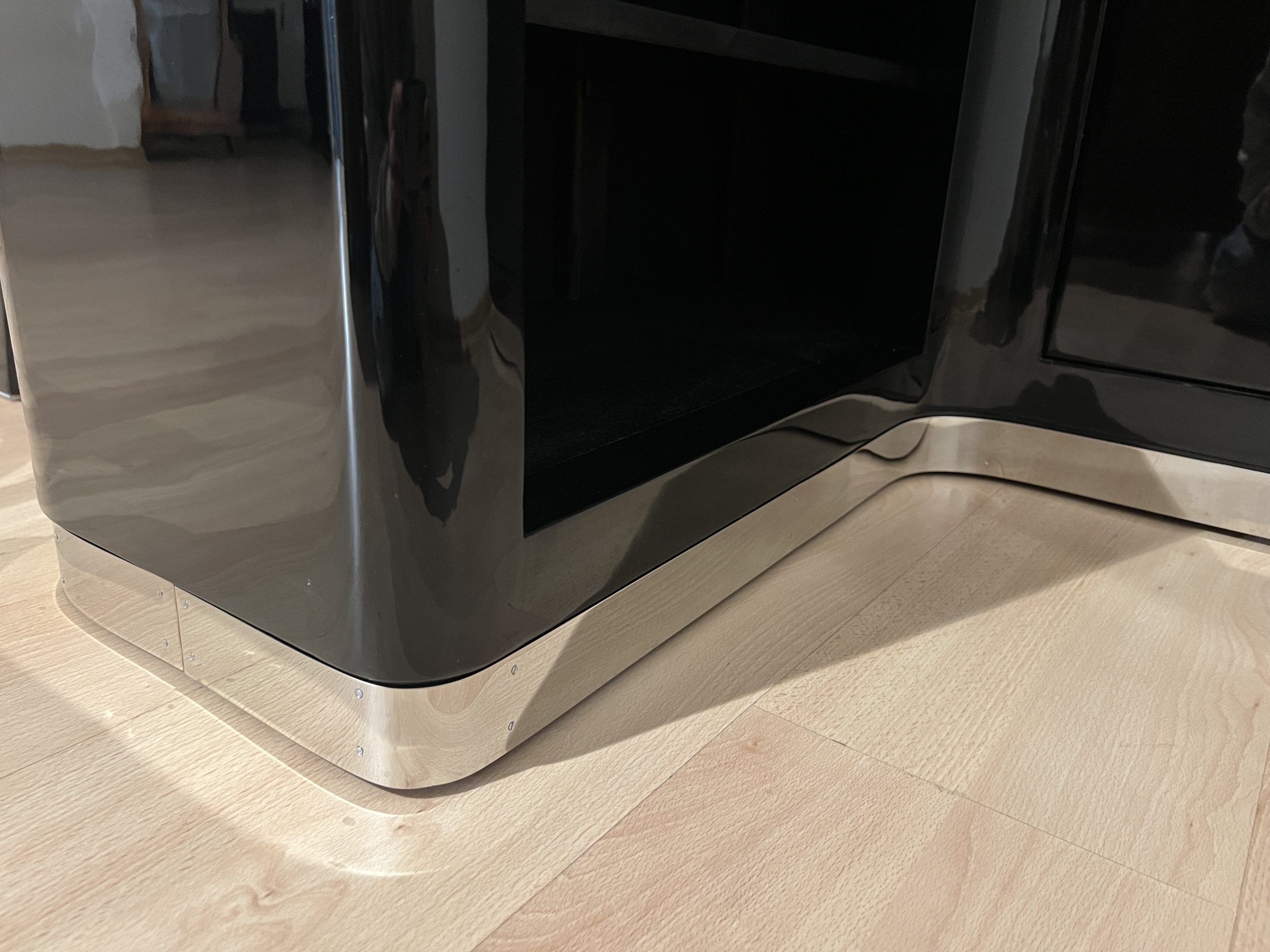 Art Deco Eckbar in Schwarz und Creme mit 4 Hockern.14