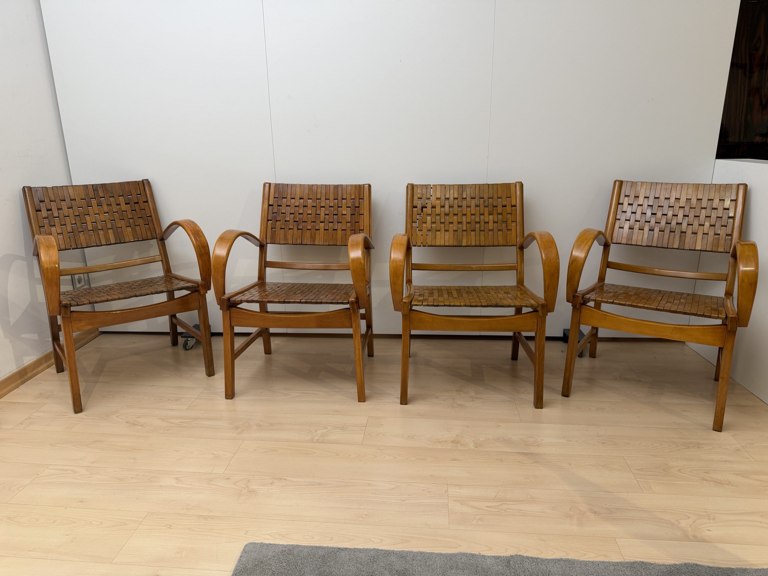 Vierer Satz Gelenka Armlehnstühle.1