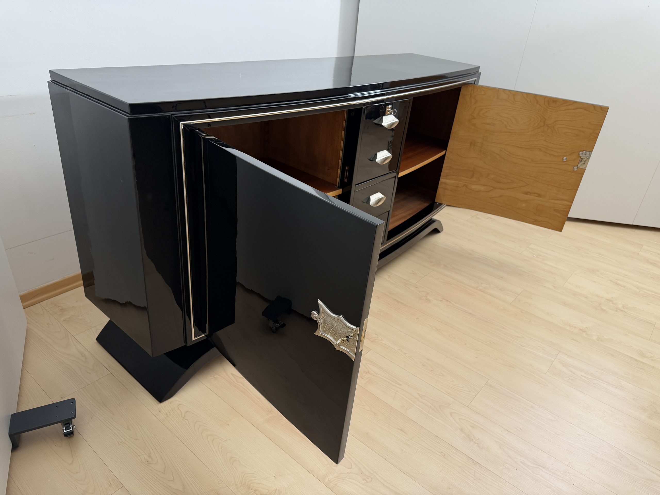Art Deco Sideboard, Schwarzlack und Chrom.2