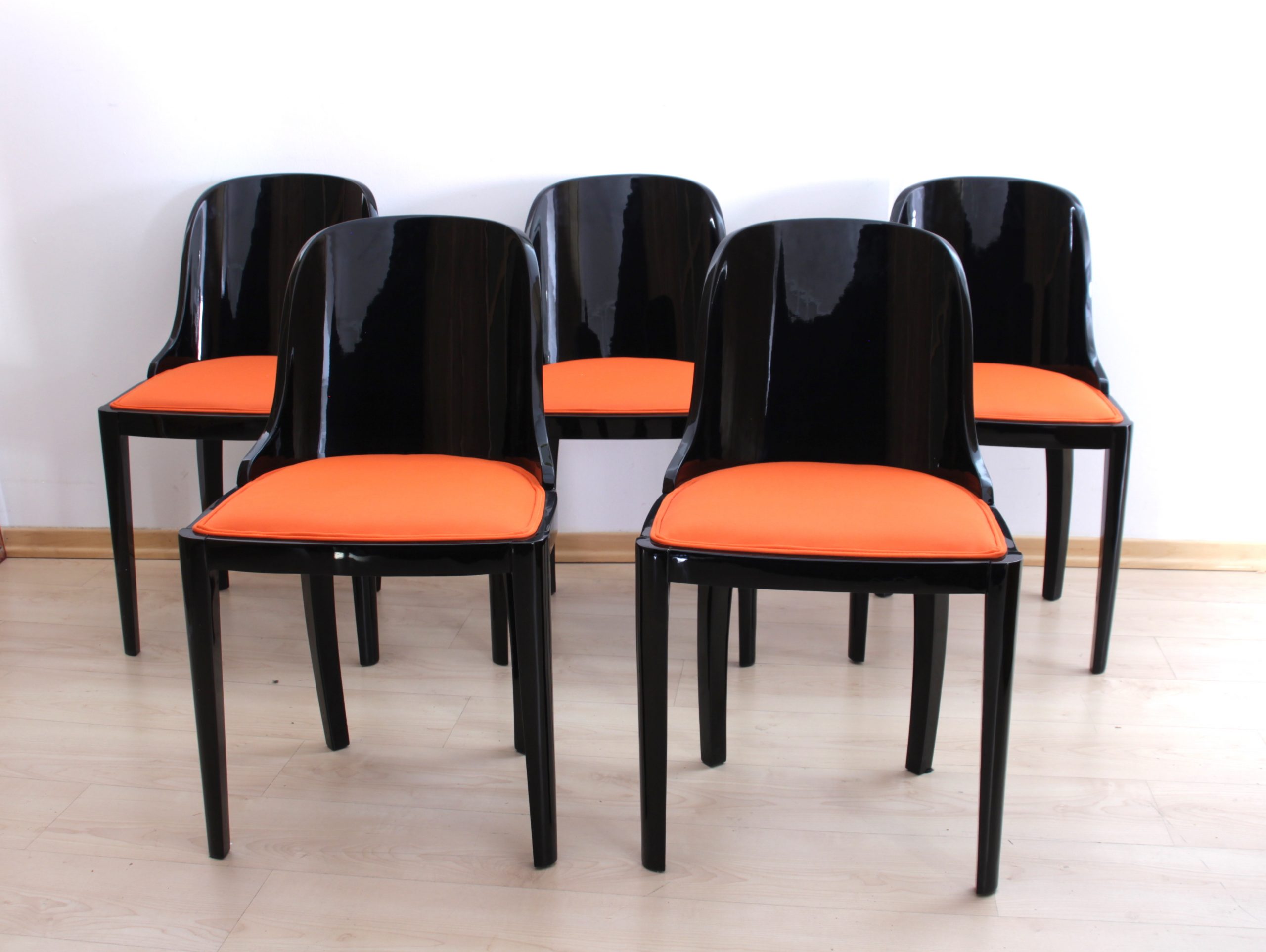 Art Deco Stühle, Schwarzlack, Orange.1