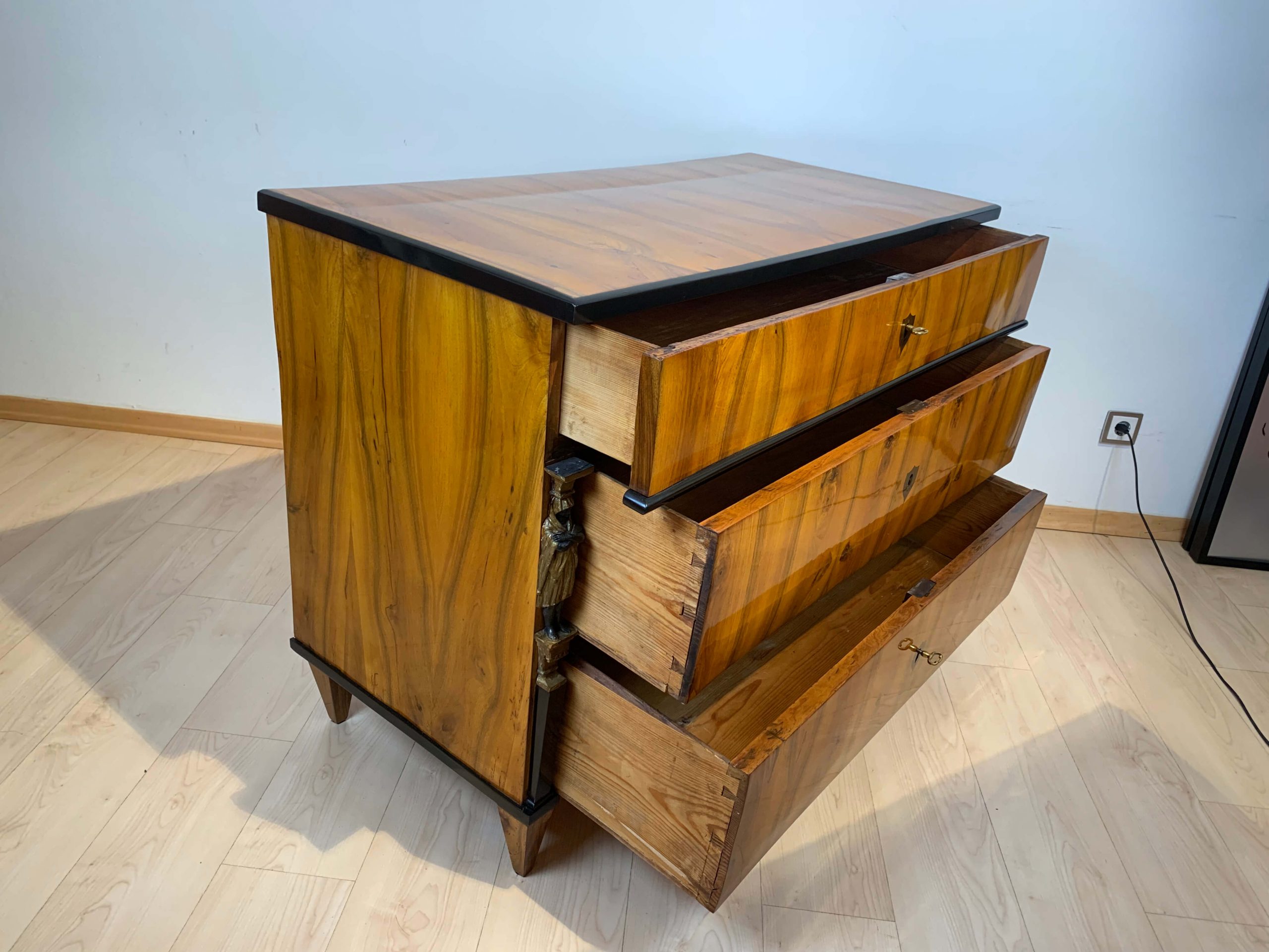 Empire Commode, Chest of Drawers, Walnut Veneer, Karyatides, Austria, Vienna circa 1810-15