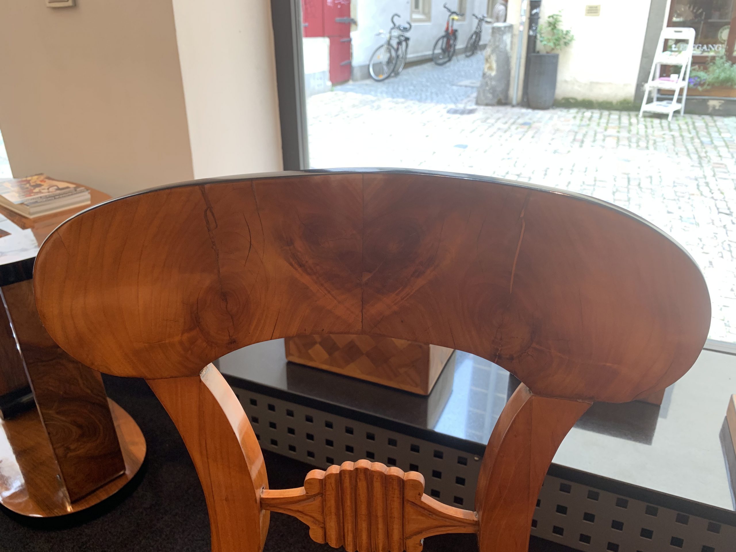 Biedermeier Brettstühle, Sechser Satz, Kirschbaum, 1820. Schaufeln furnier2