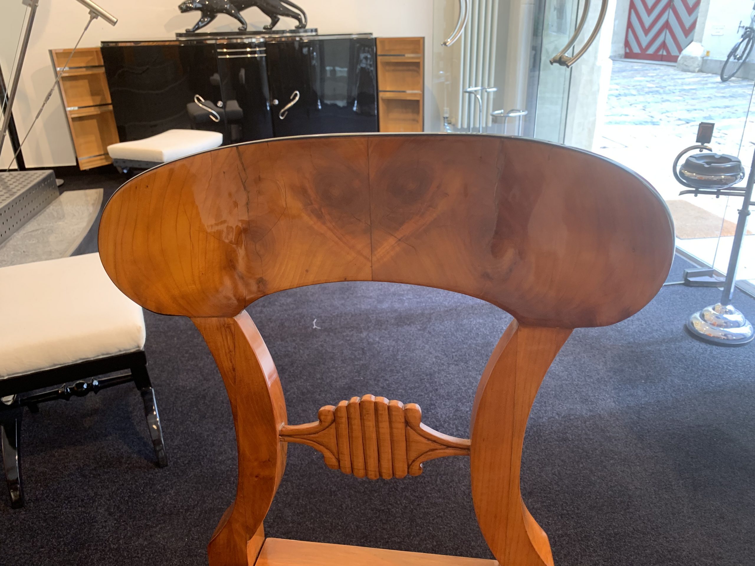 Biedermeier Brettstühle, Sechser Satz, Kirschbaum, 1820. Schaufeln furnier3