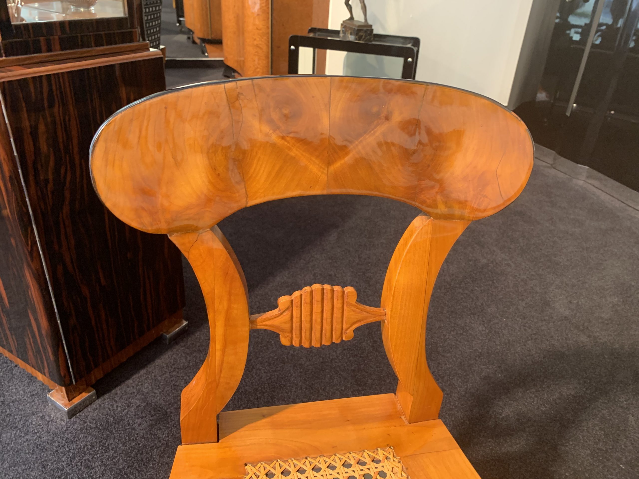 Biedermeier Brettstühle, Sechser Satz, Kirschbaum, 1820. Schaufeln furnier6