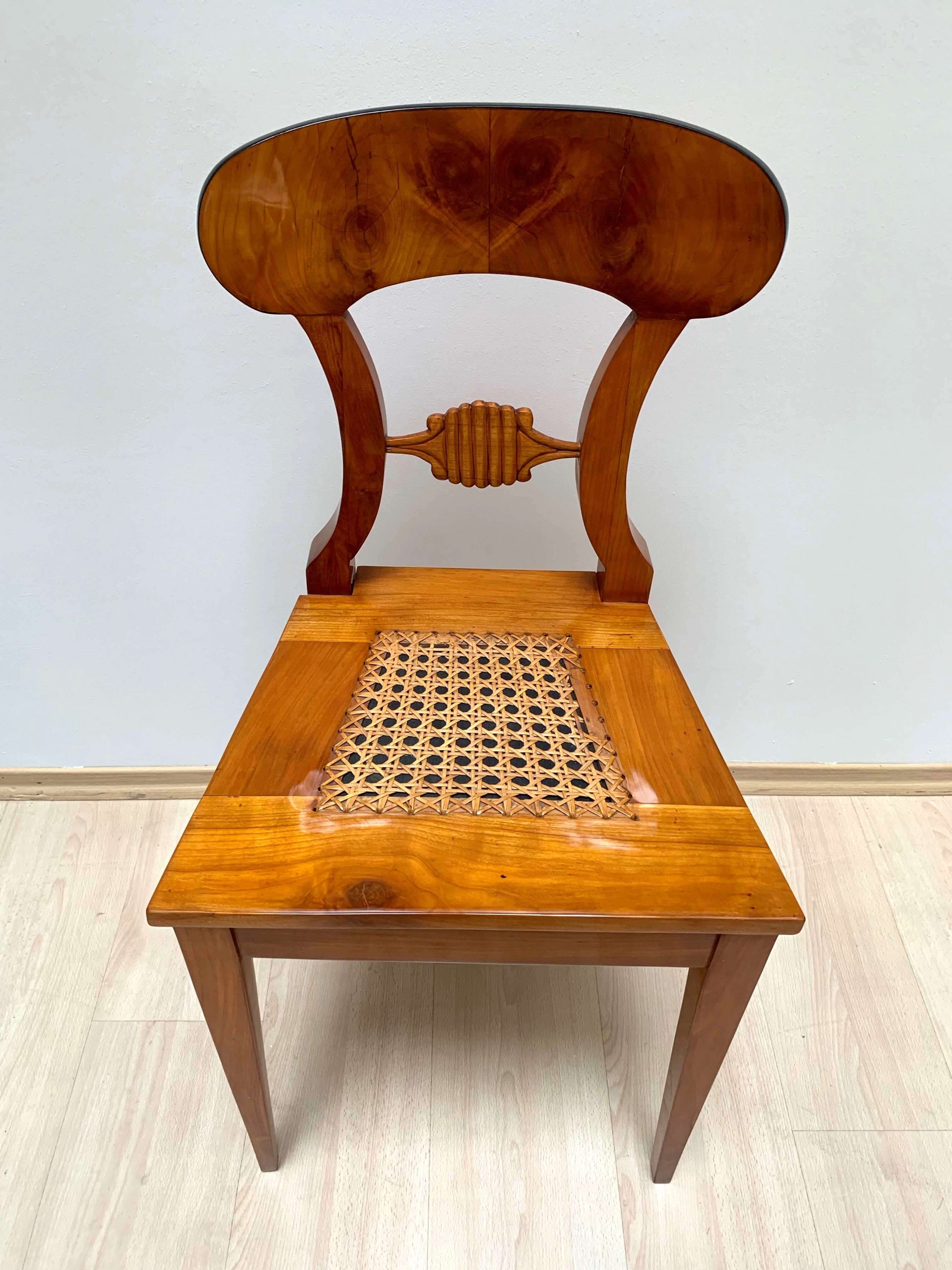 Biedermeier Brettstühle, Sechser Satz, Kirschbaum, 1820..2