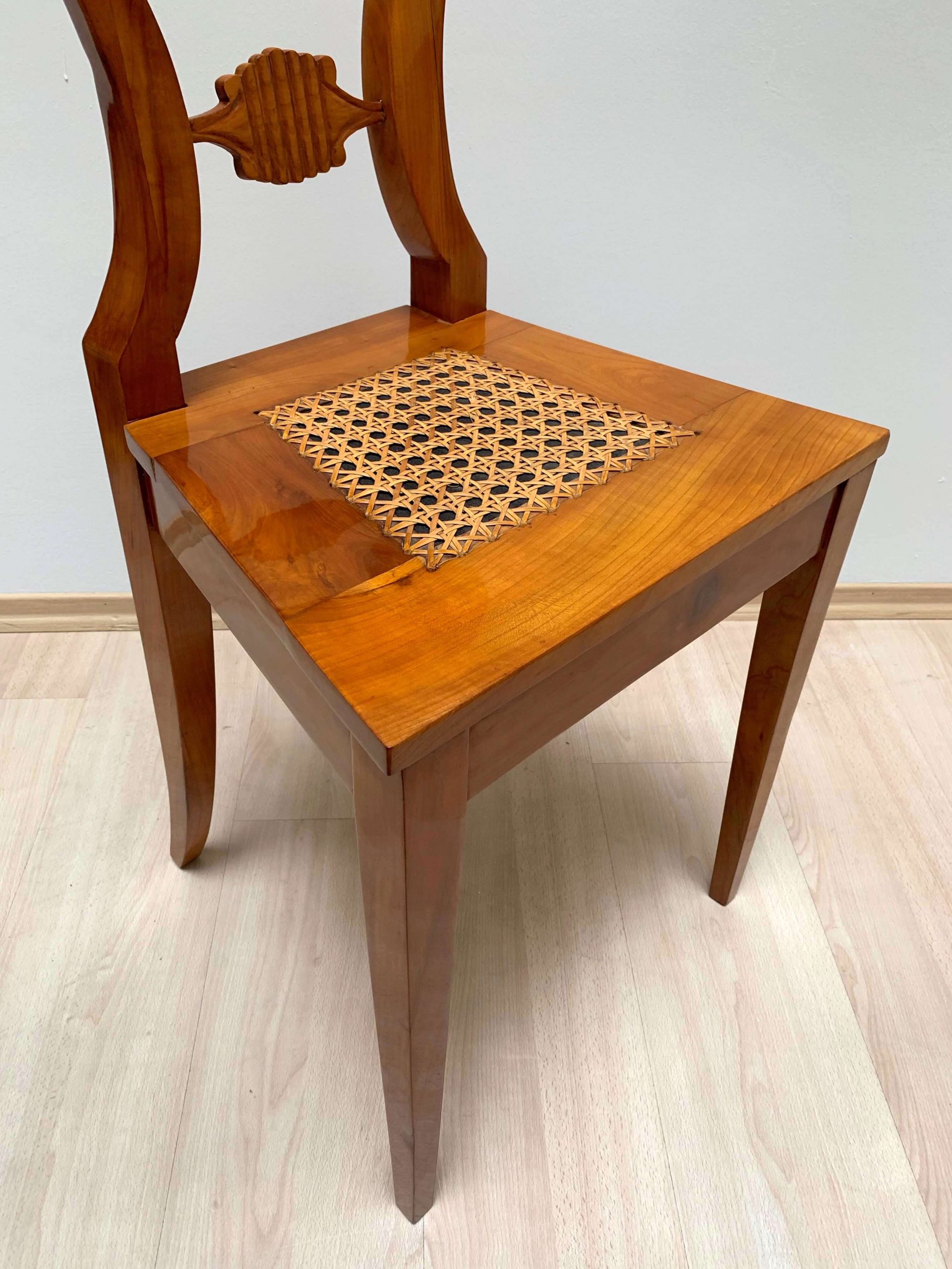 Biedermeier Brettstühle, Sechser Satz, Kirschbaum, 1820..8