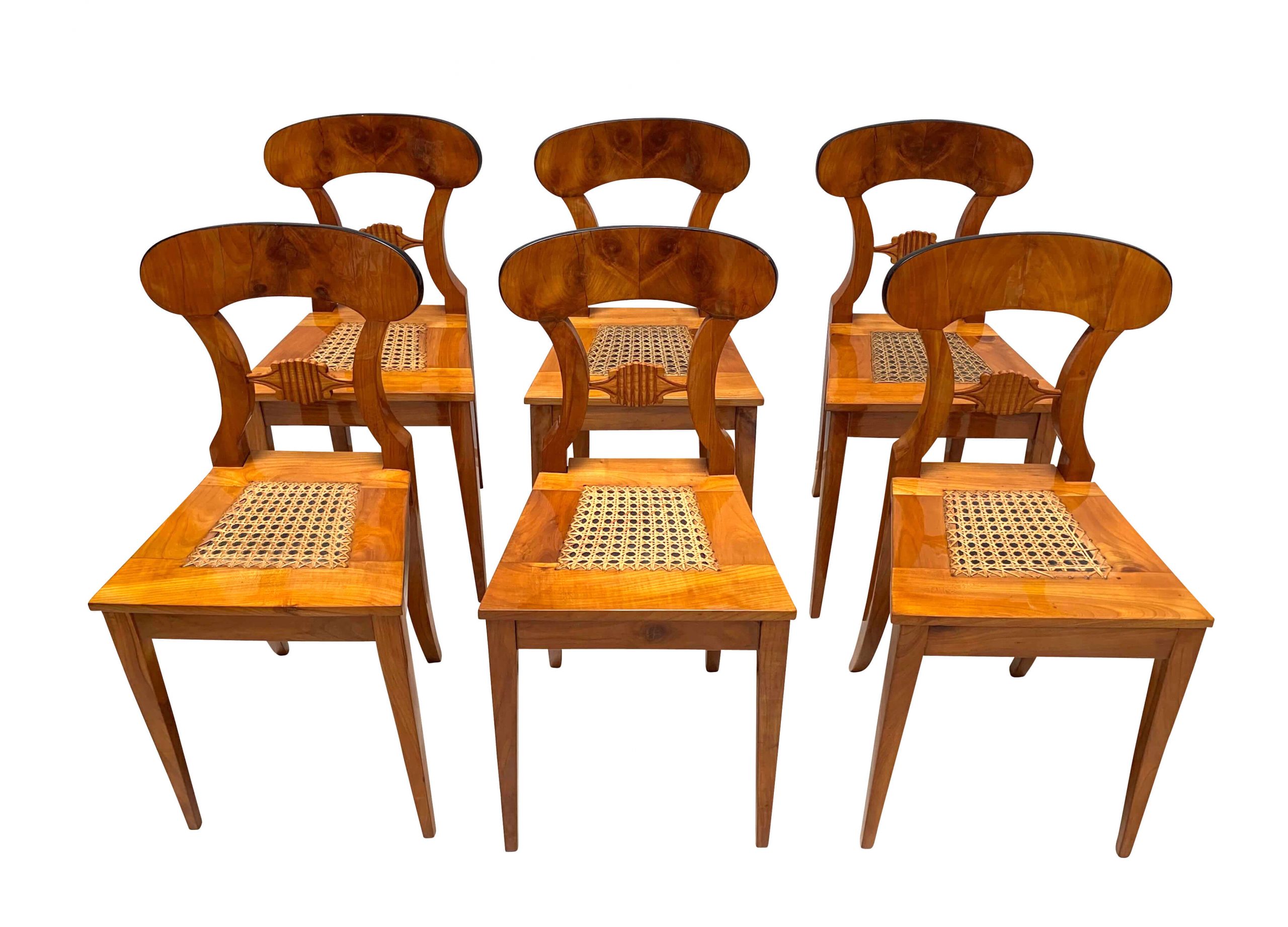 Biedermeier Brettstühle, Sechser Satz, Kirschbaum, 1820.4 Biedermeier Brettstühle, Sechser Satz, Kirschbaum, 1820.