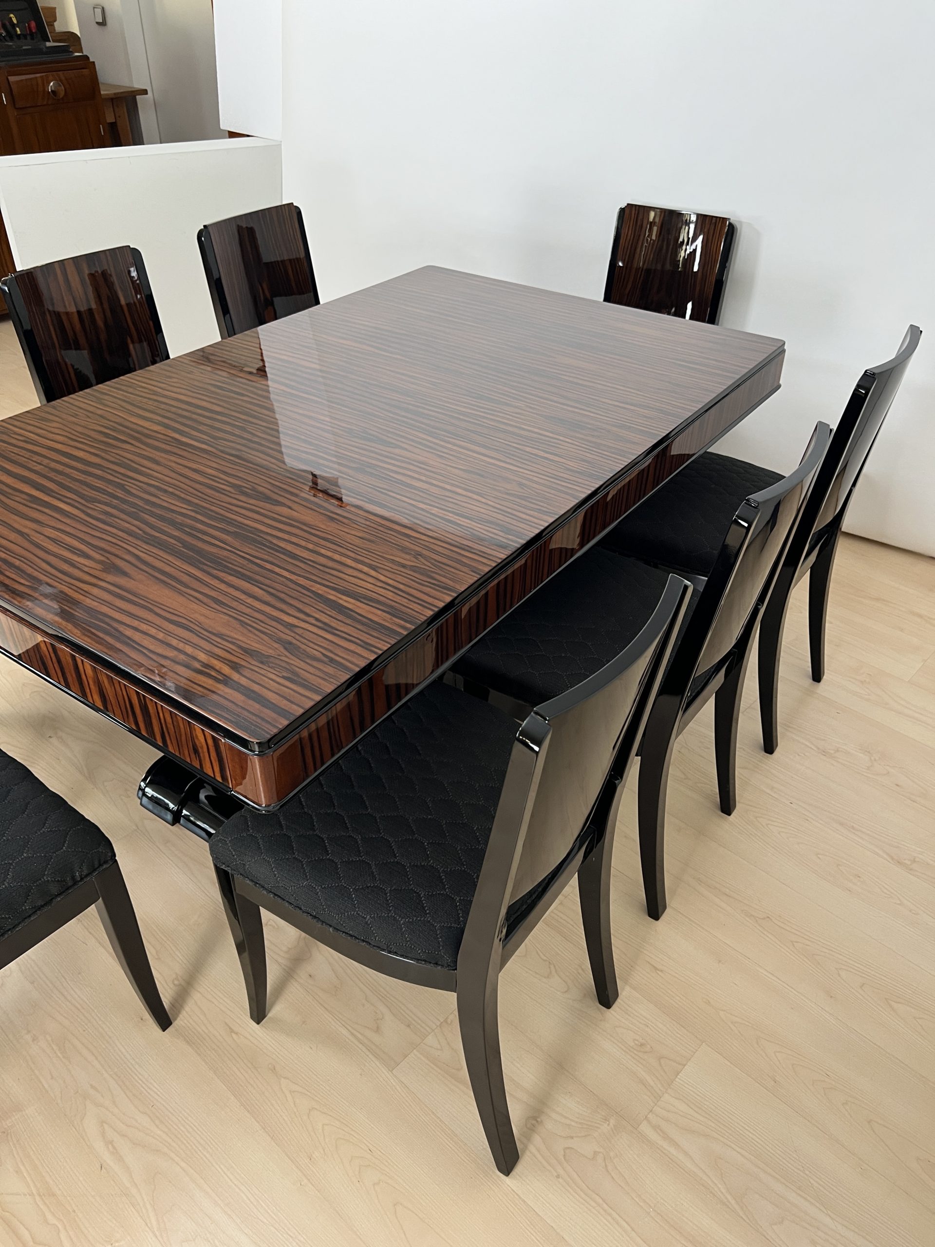 Art Deco Speisegruppe in Makassar 14