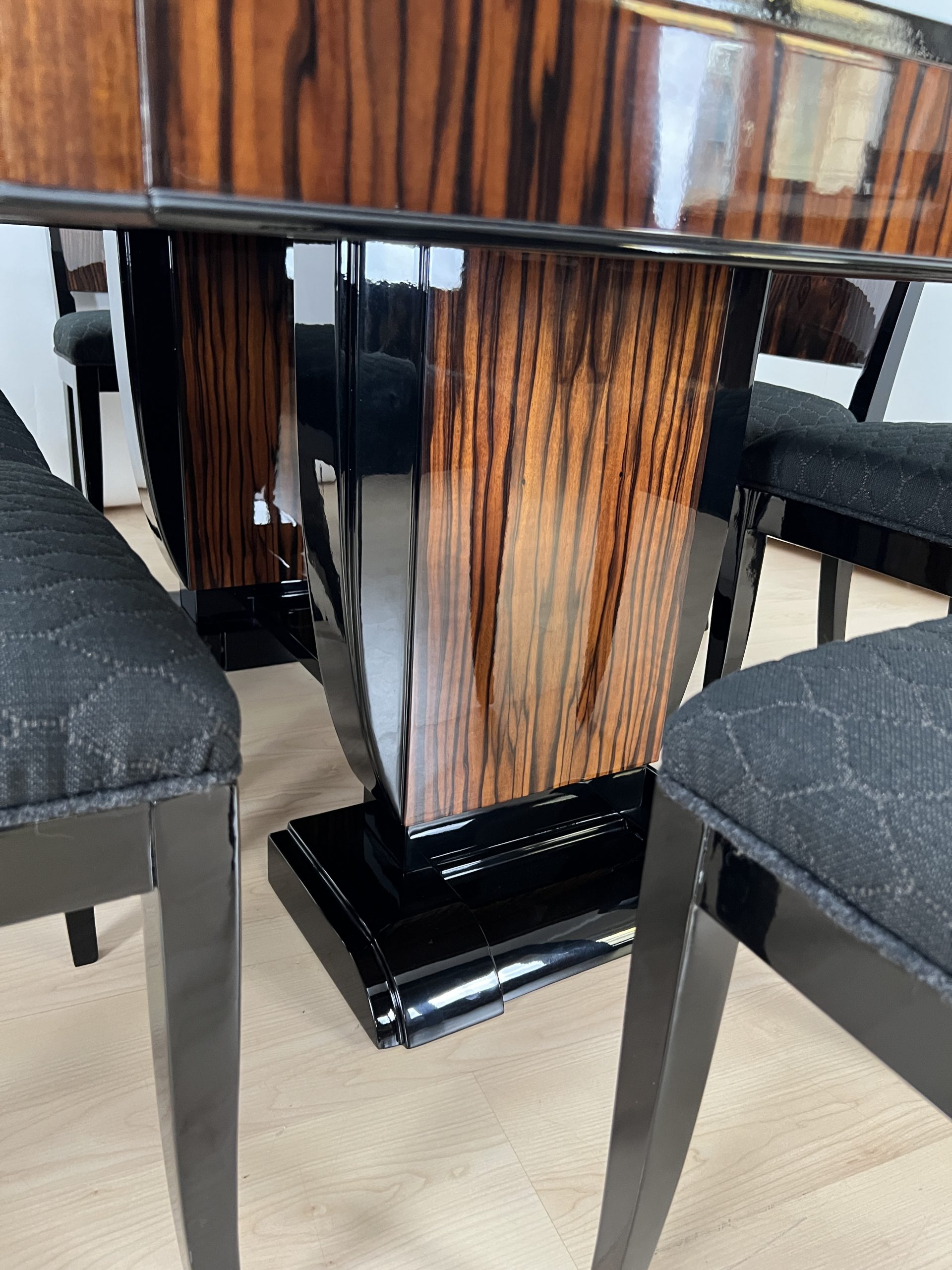 Art Deco Speisegruppe in Makassar 15