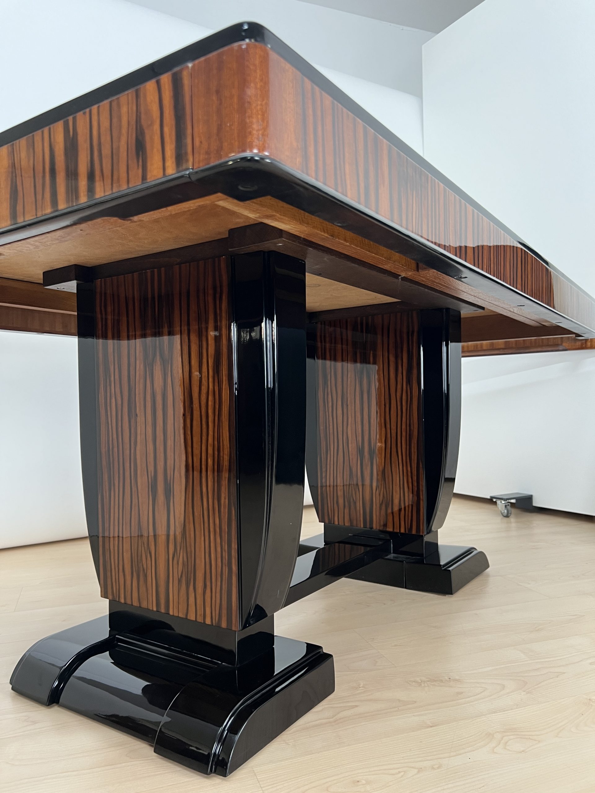 Art Deco Speisegruppe in Makassar 2