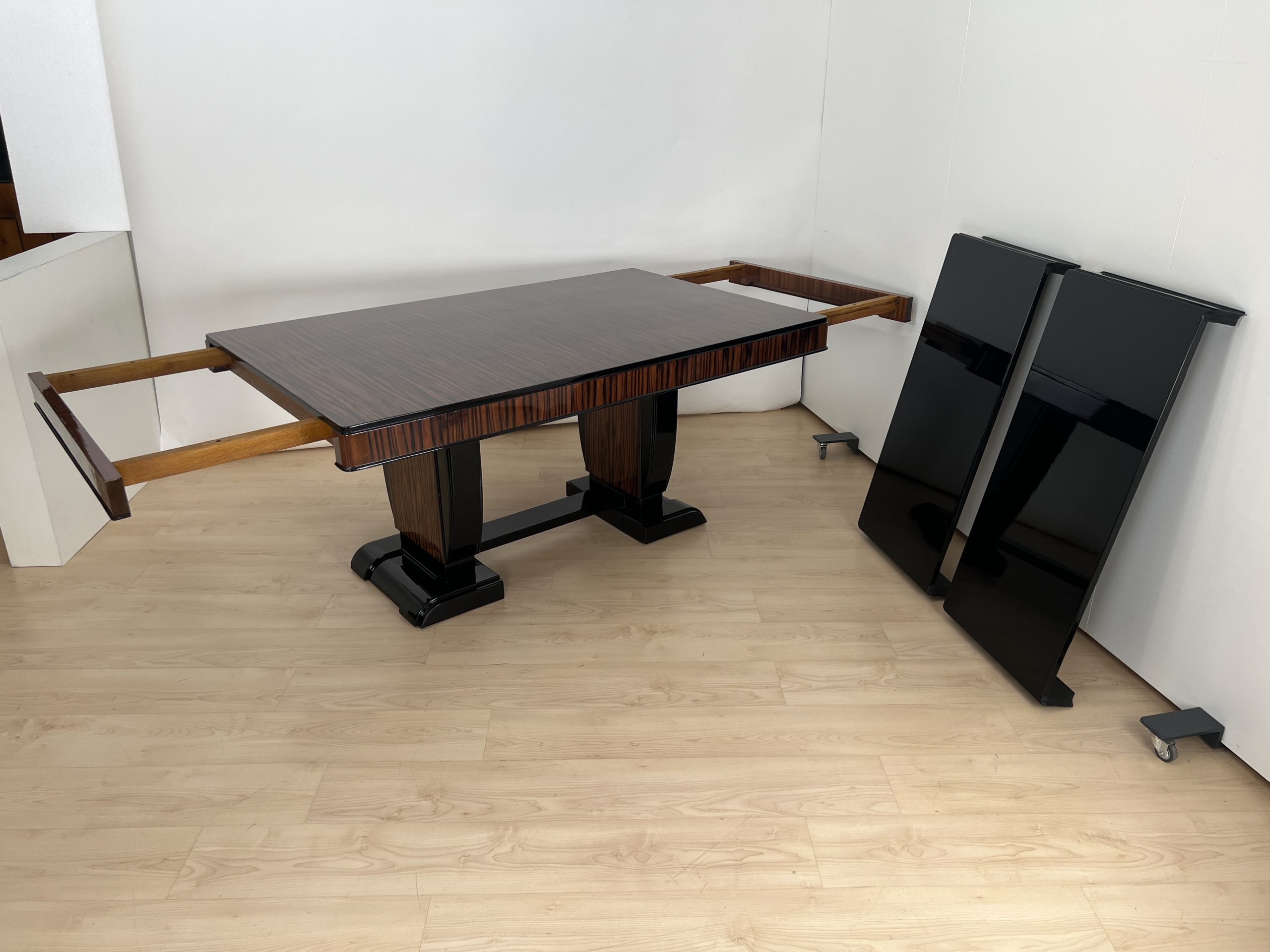 Art Deco Speisegruppe in Makassar 3