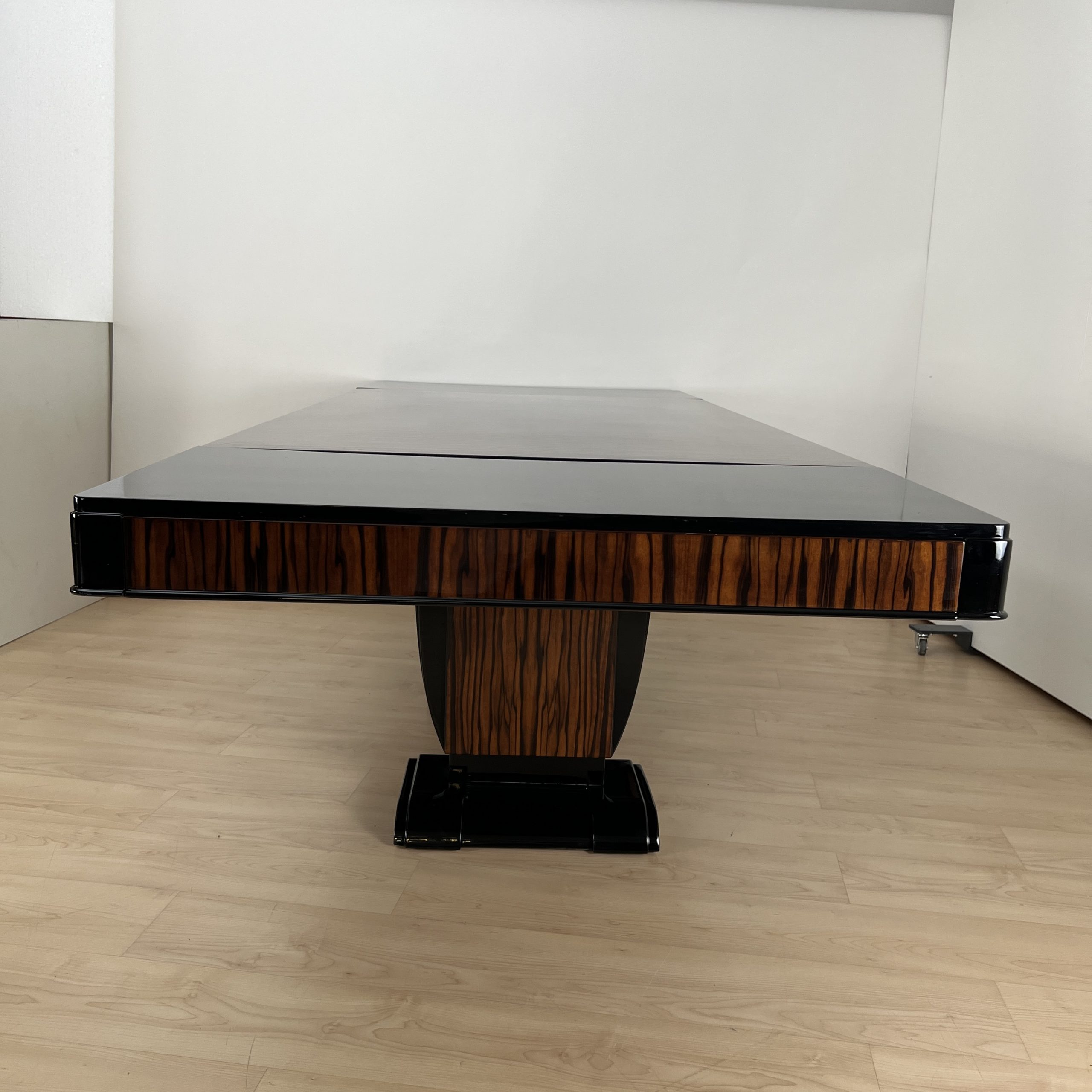 Art Deco Speisegruppe in Makassar 4