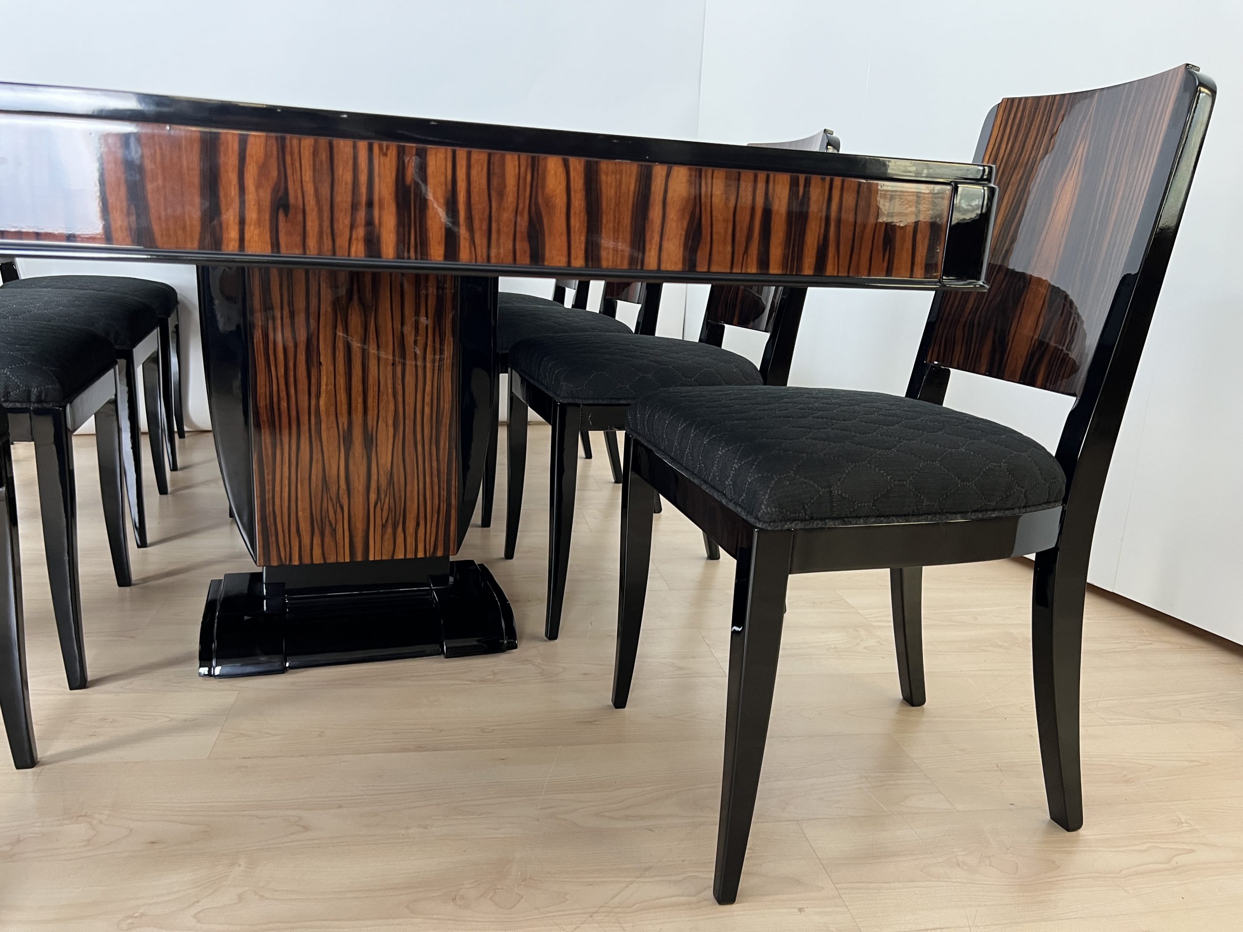 Art Deco Speisegruppe in Makassar 7