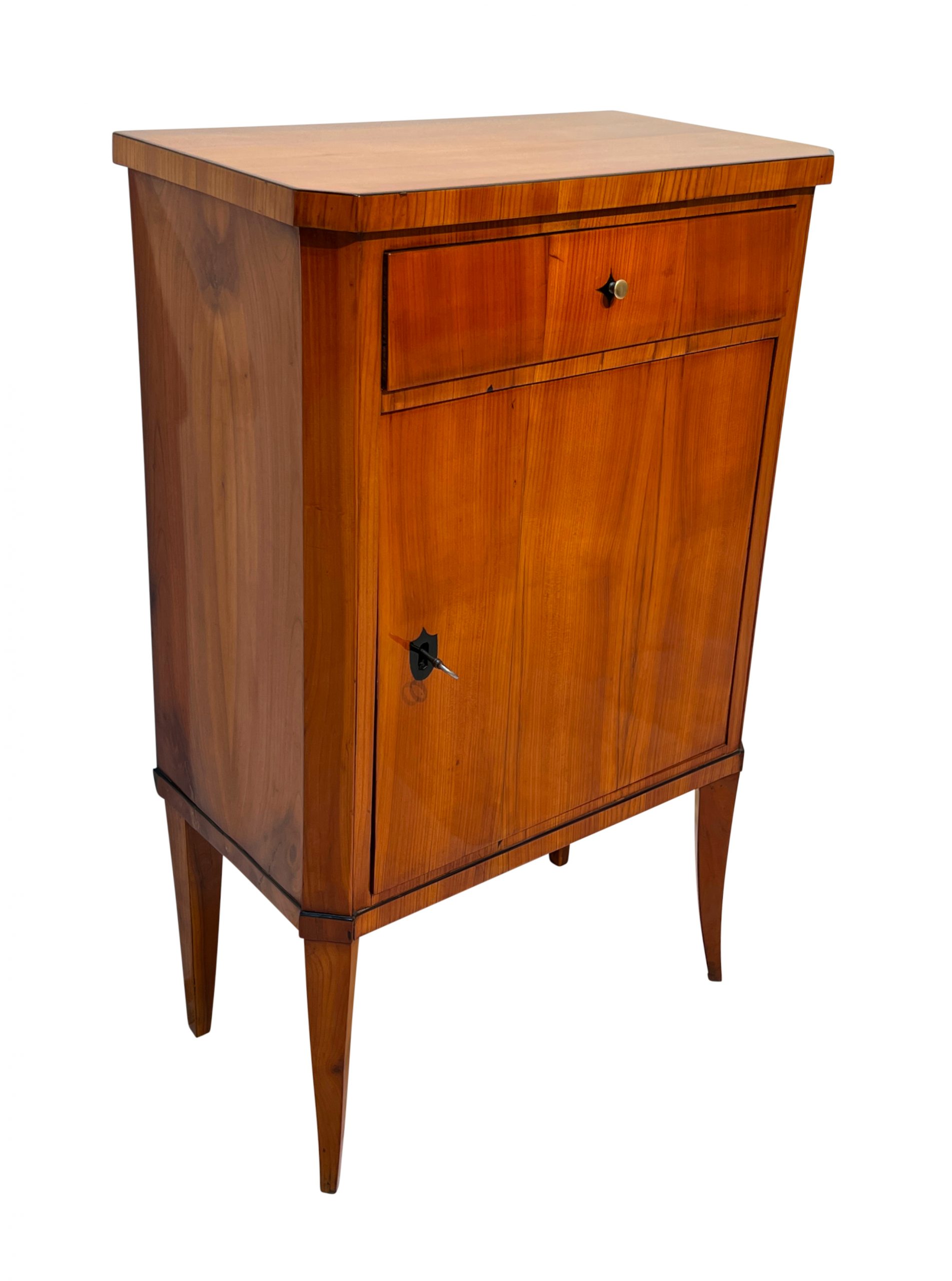 Biedermeier Kleinmöbel, Kirschbaum furniert, seitl.