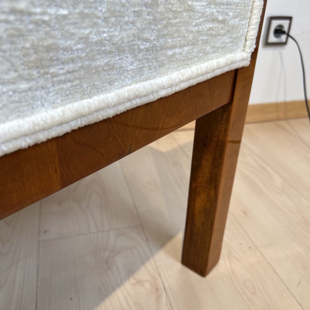 Biedermeier Bergere, Nussbaum, heller Stoff17