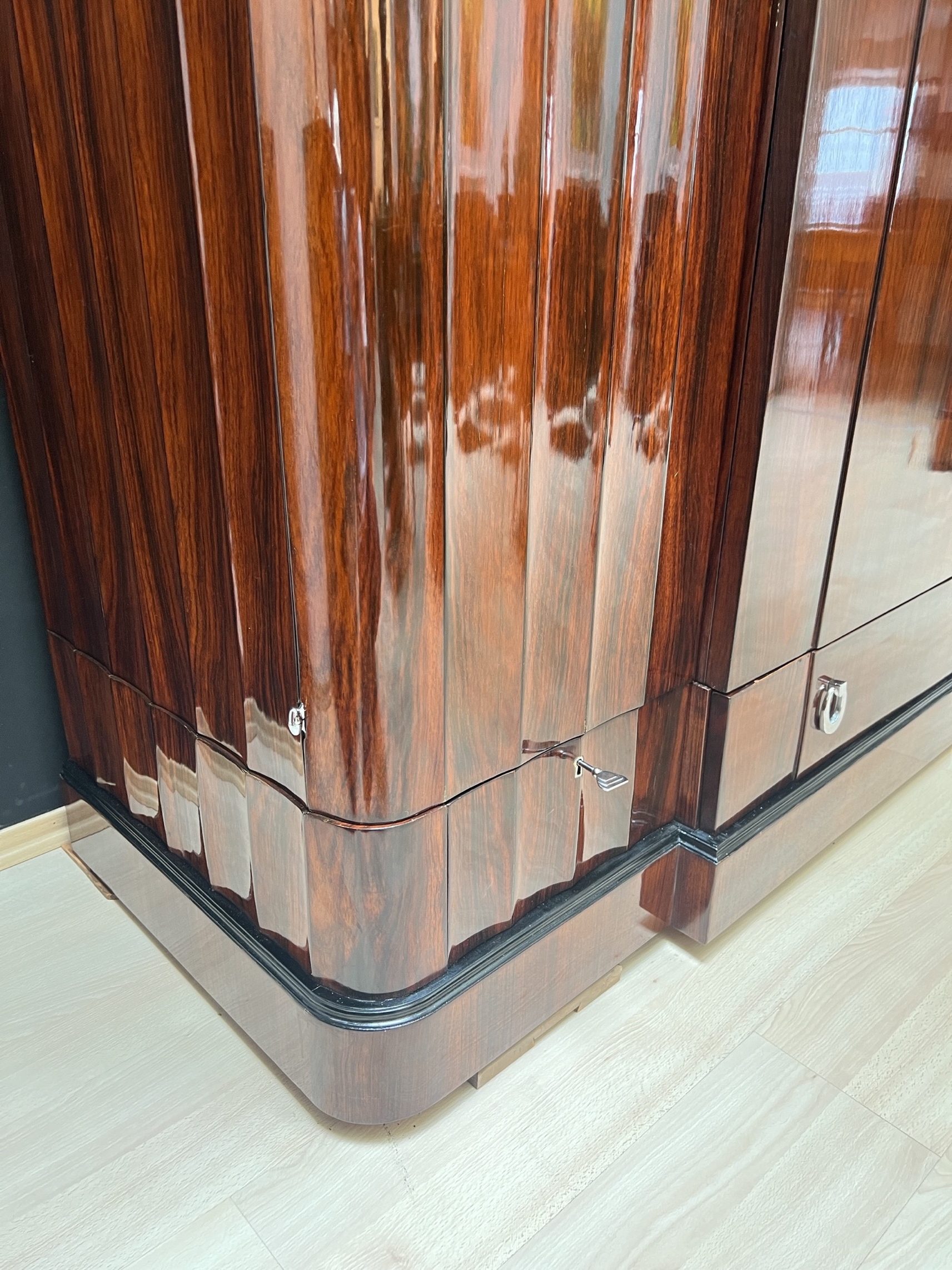 Art Deco Schrank, Palisander, Eiche, Silber und Chrom, Frankreich um 1930.7 Art Deco Schrank, Palisander, Eiche, Silber und Chrom, Frankreich um 1930.7