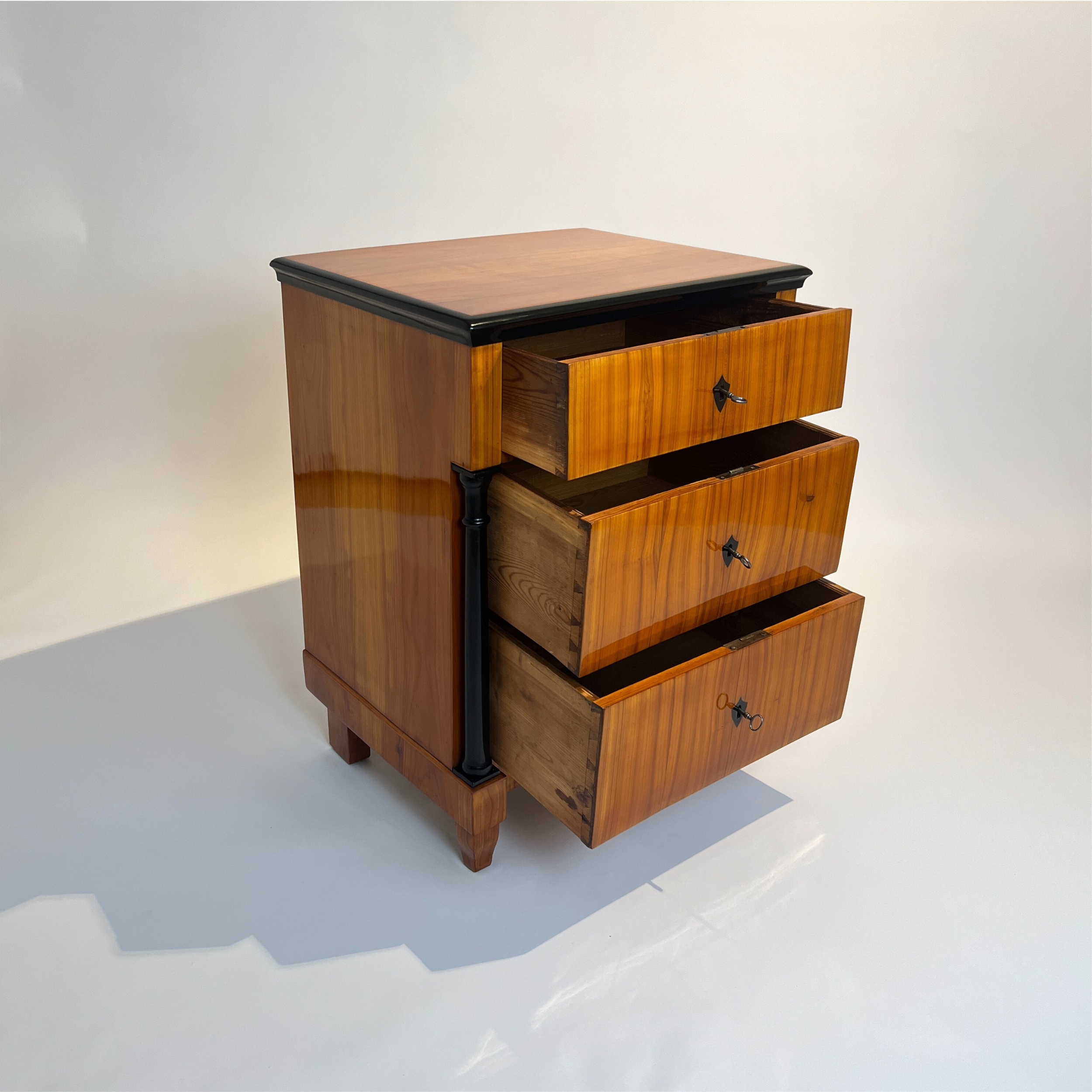 Kleine Biedermeier Kommode, Kirschbaum, Süddeutsch um 1820