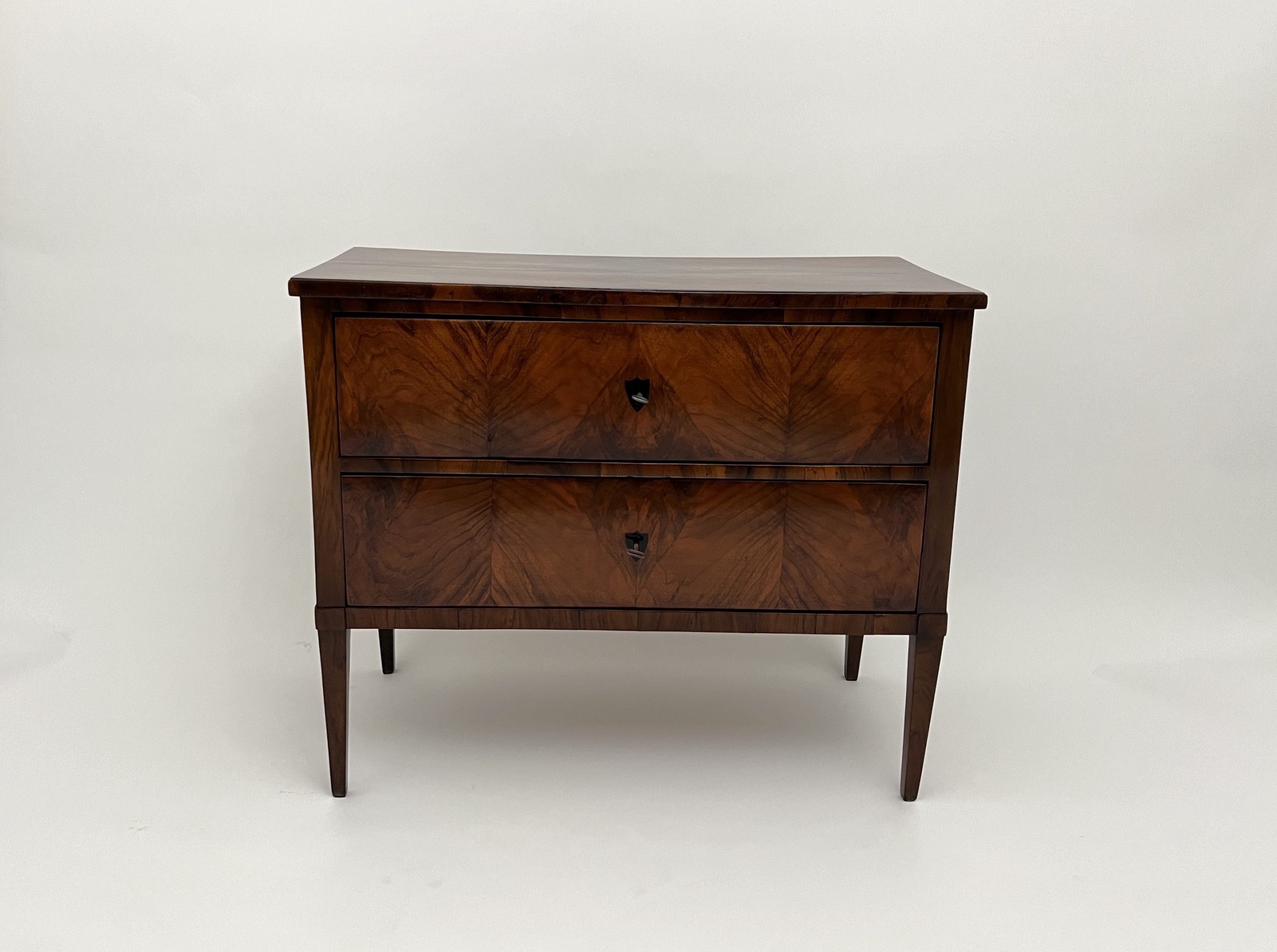Biedermeier Kommode, Nussbaum.3