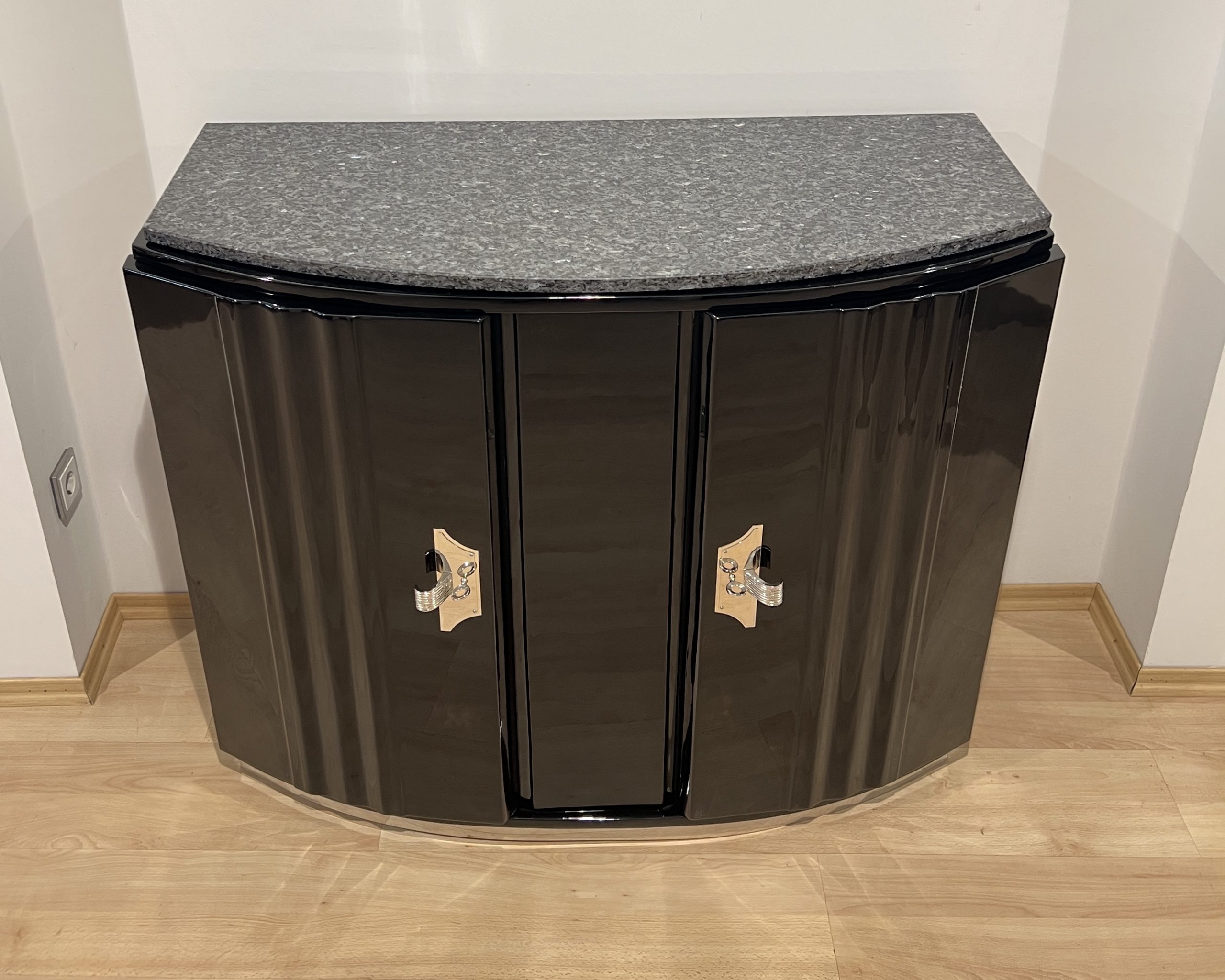 Art Deco Sideboard, Schwarzer Klavierlack, Chrom, Granit1