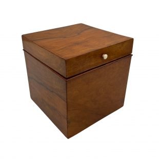 Würfelförmige Biedermeier Schatulle, Nussbaum1