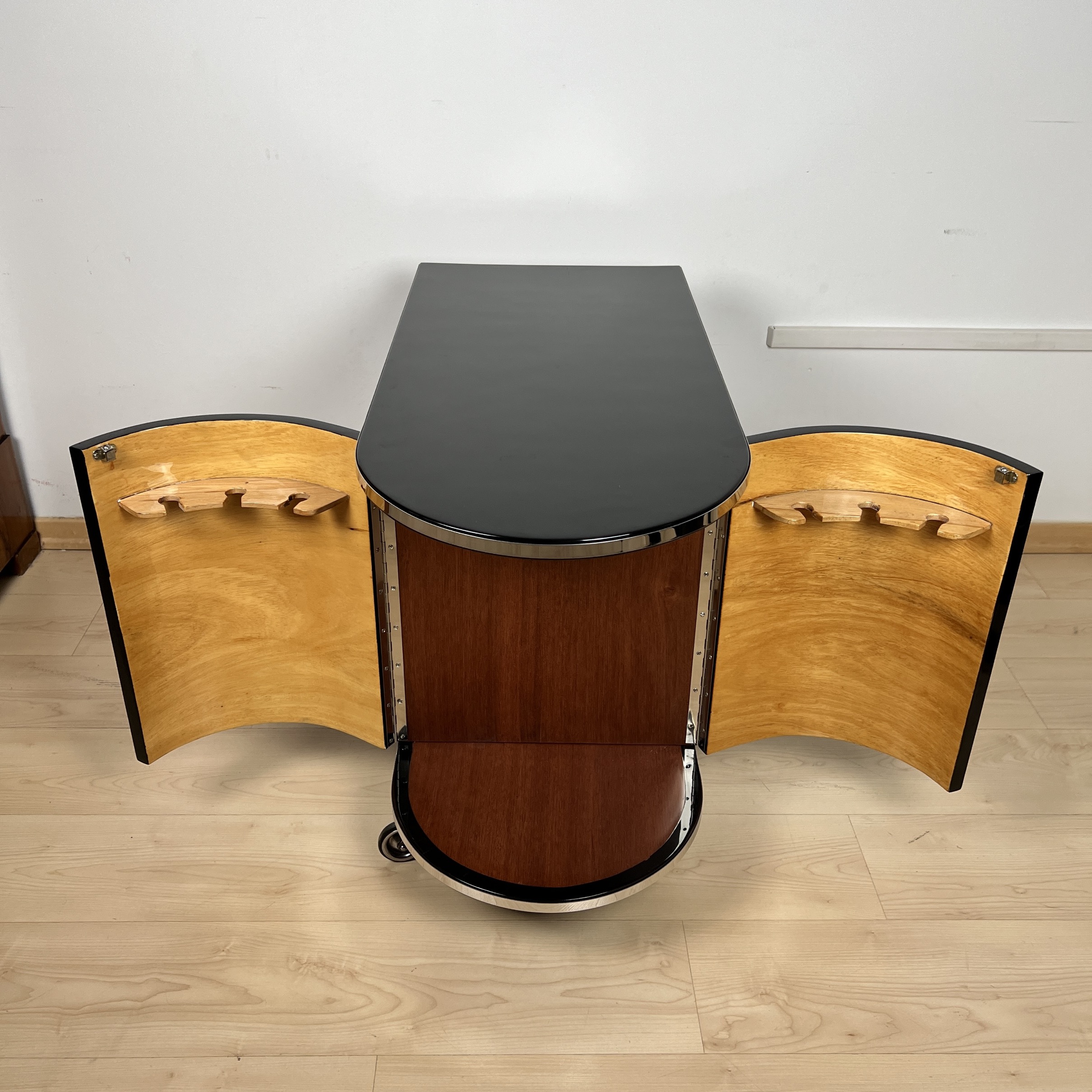 Art Deco Barwagen, Schwarzlack, Ahorn, Mahagoni, Chrom