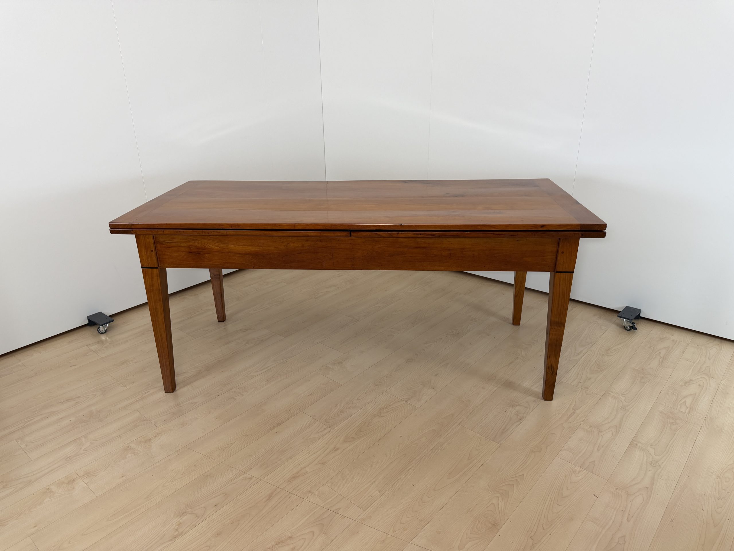 Biedermeier Speisetisch, ausziehbar, Kirschbaum.16