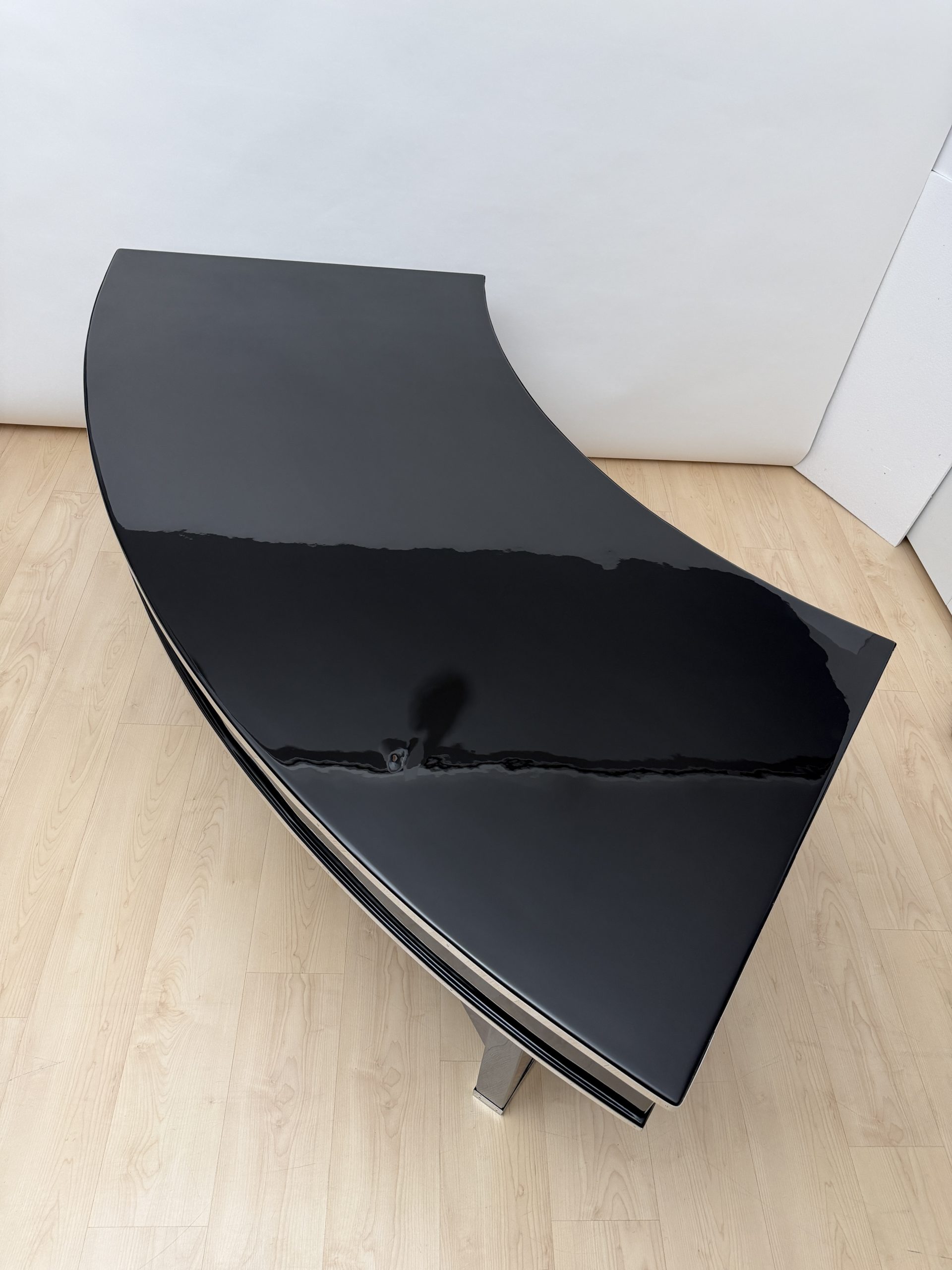 Art Deco Desk in Black Lacquer and Chrome, curved plate