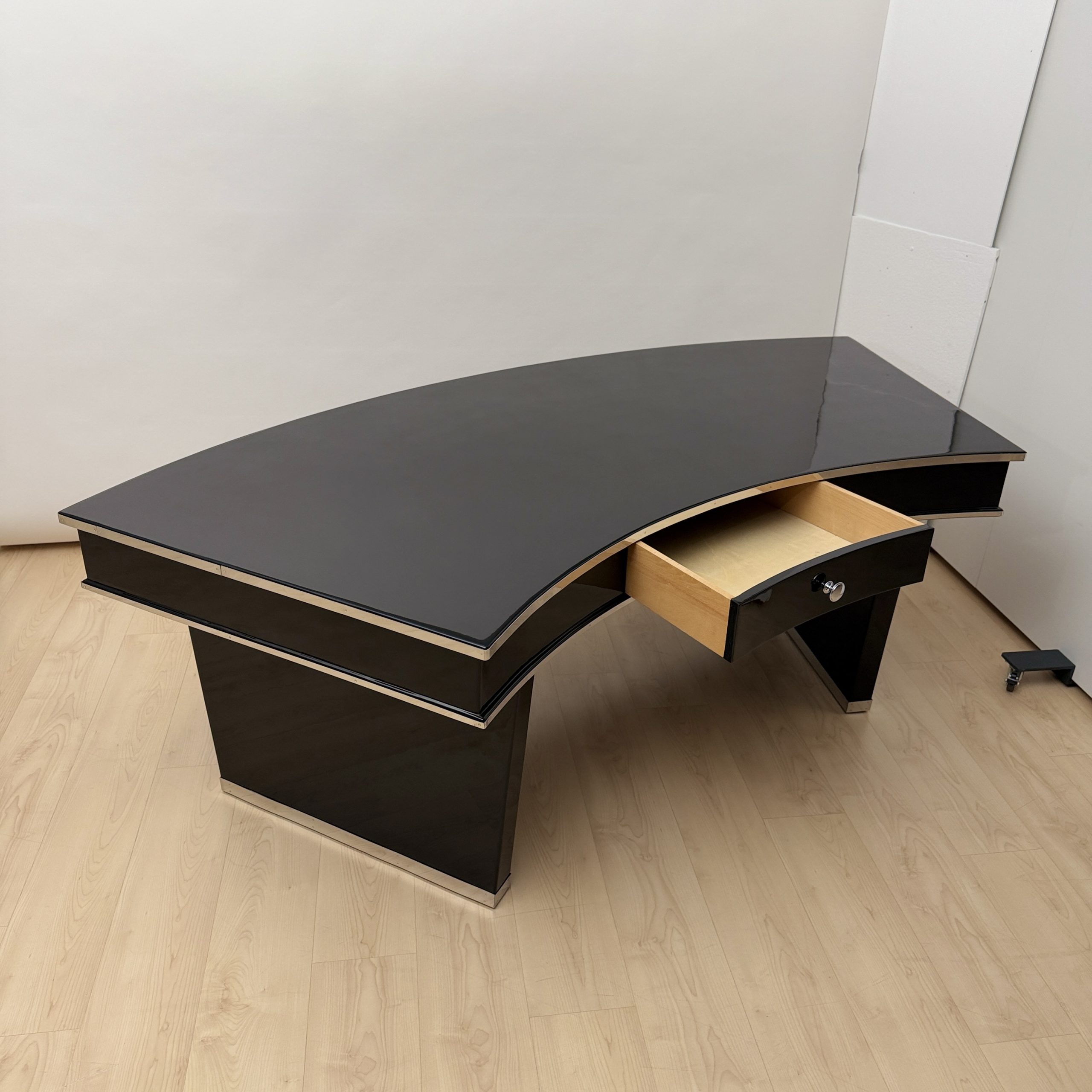 Art Deco Desk in Black Lacquer and Chrome, open Drawer