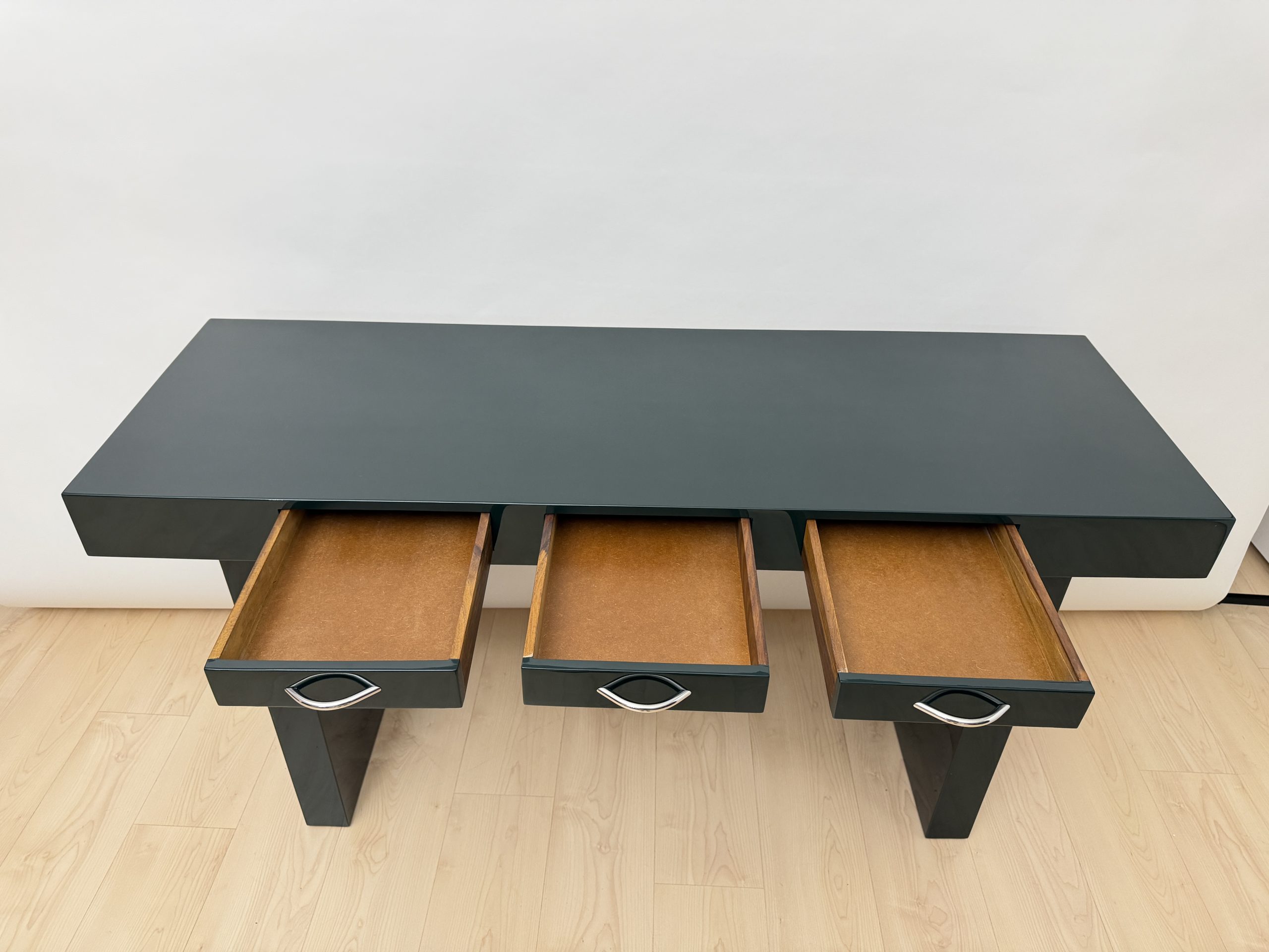 Three-drawer Italian console in walnut and green lacquer, circa 1970