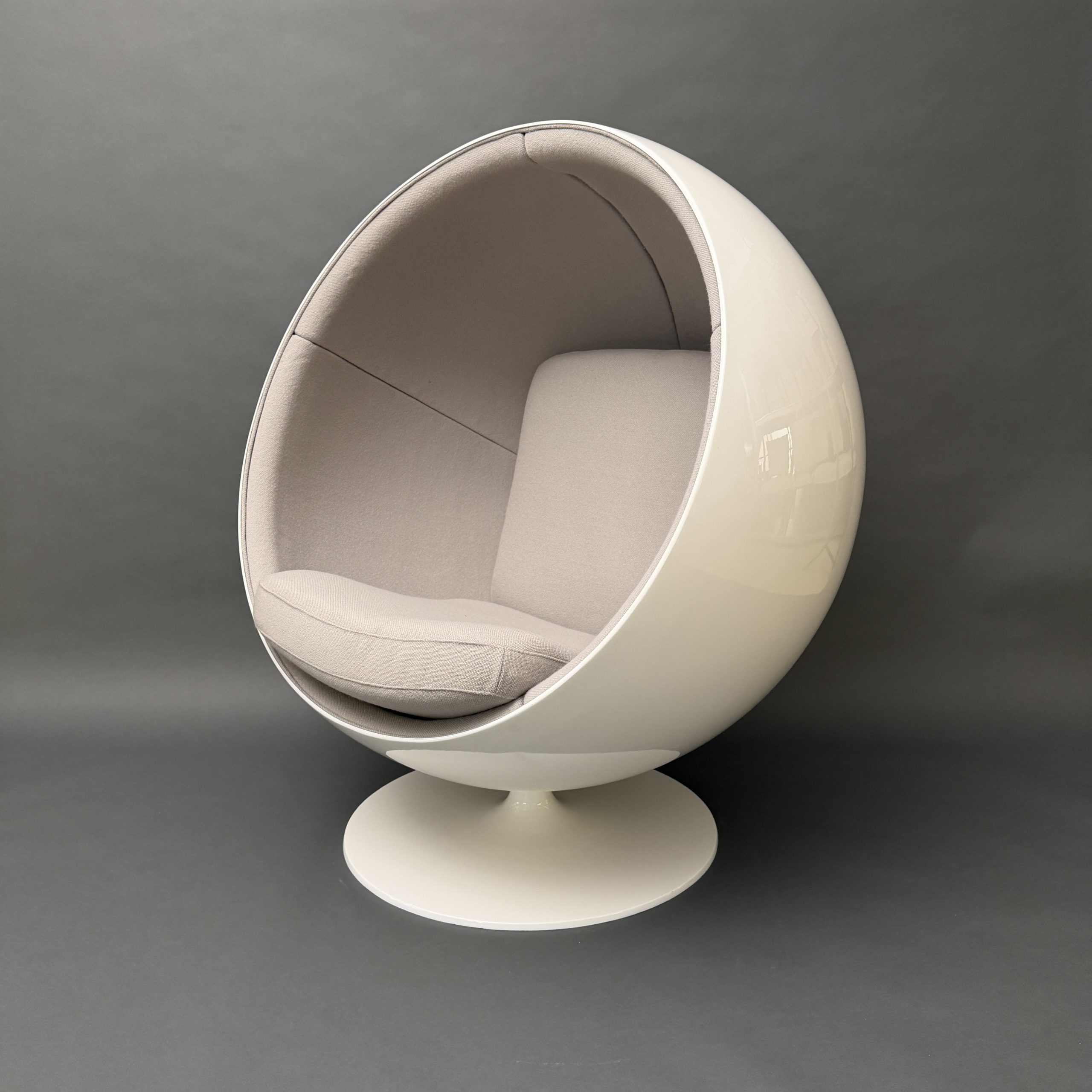 Asko Ball Chair, White Gray.1 Asko Ball Chair, White Gray
