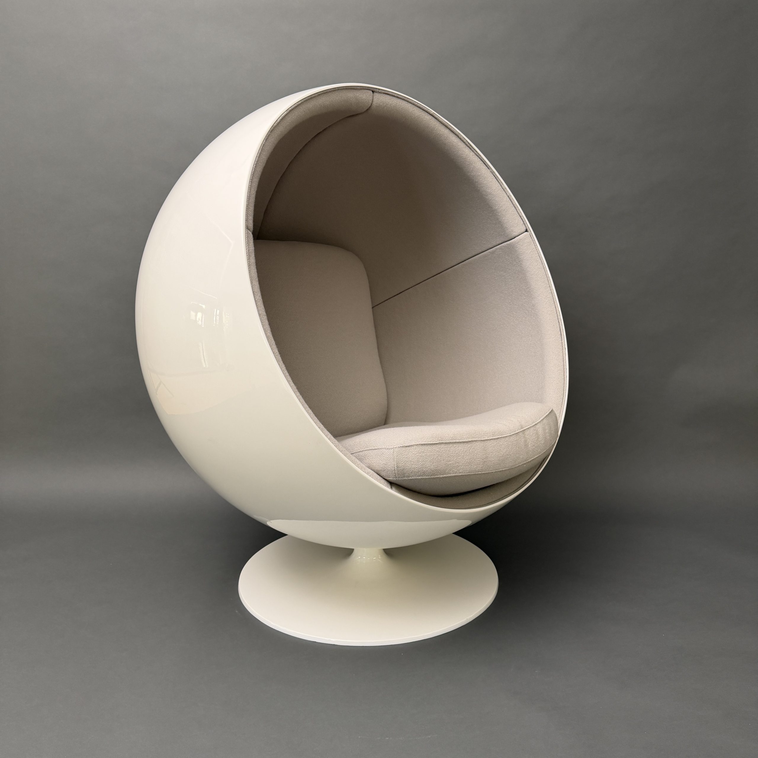 Asko Ball Chair, White Gray.2 Asko Ball Chair, White Gray
