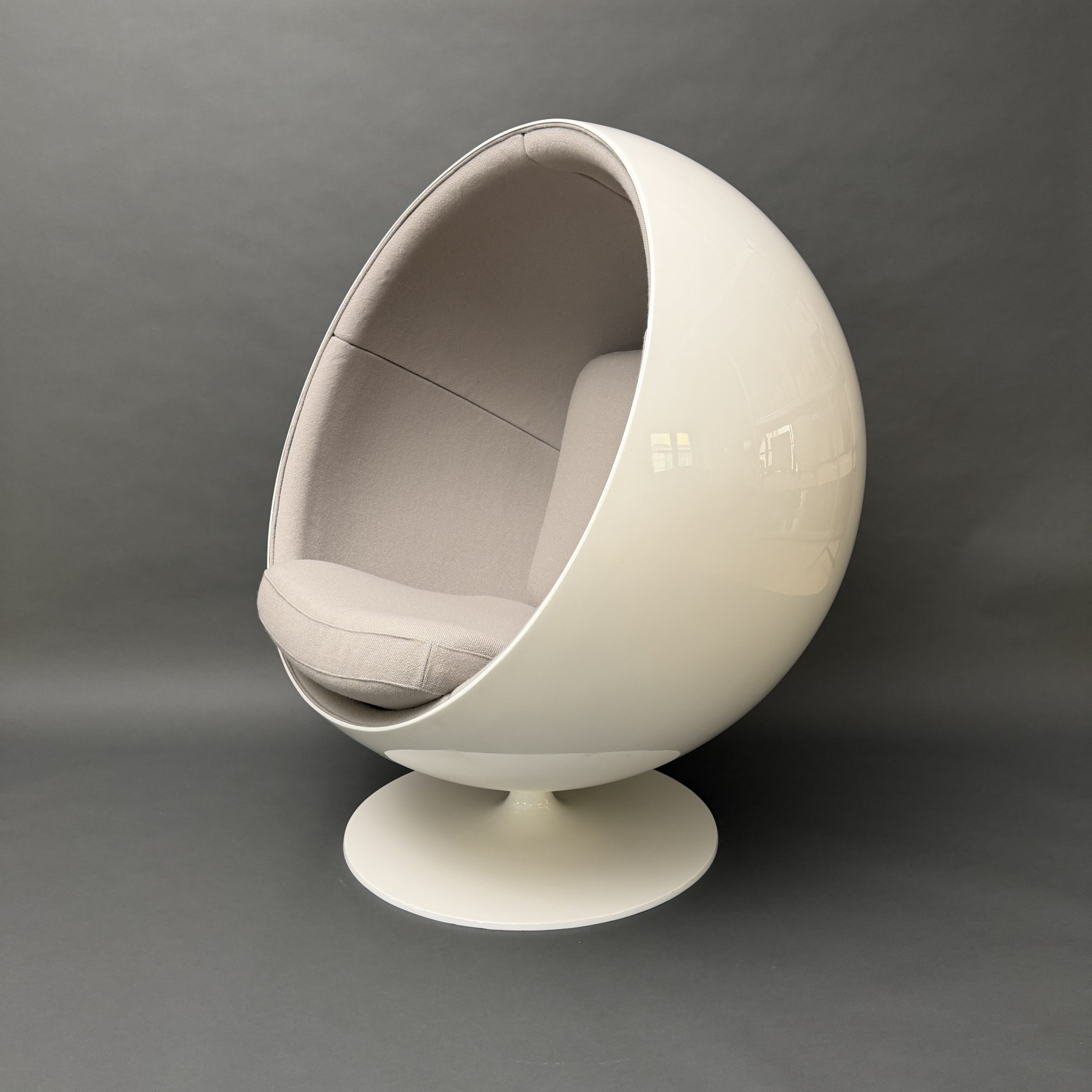 Asko Ball Chair, White Gray.4 Asko Ball Chair, White Gray