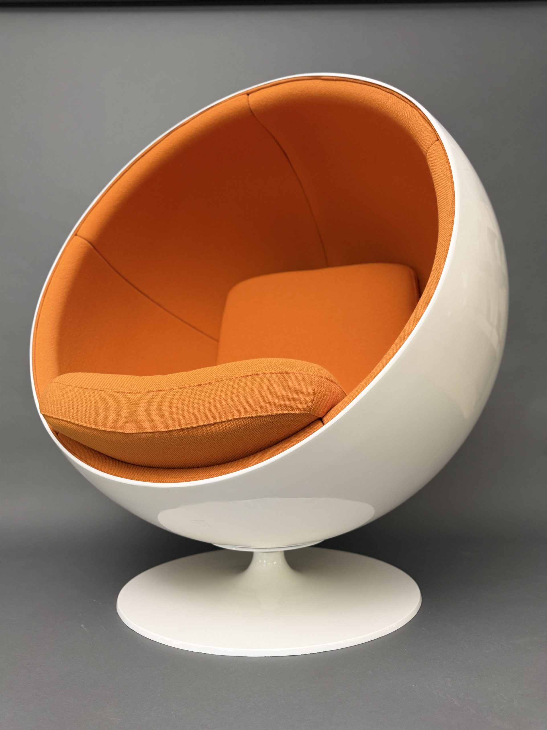 Asko Eero Aarnio Ball Chair Orange.15