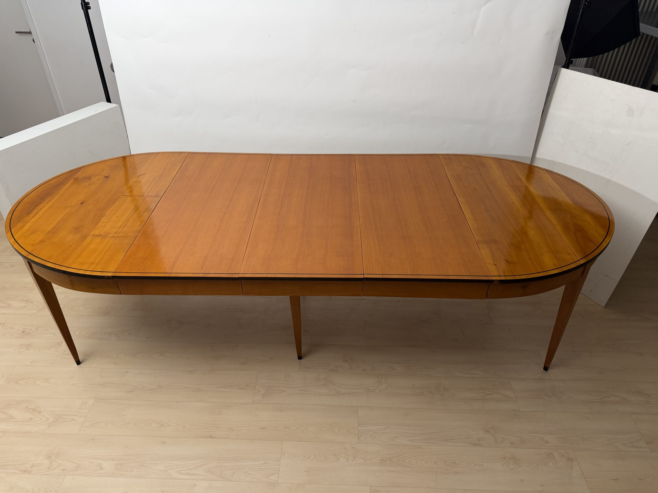 Biedermeier Ausziehtisch, Kirschbaum.10 Biedermeier Ausziehtisch, Kirschbaum