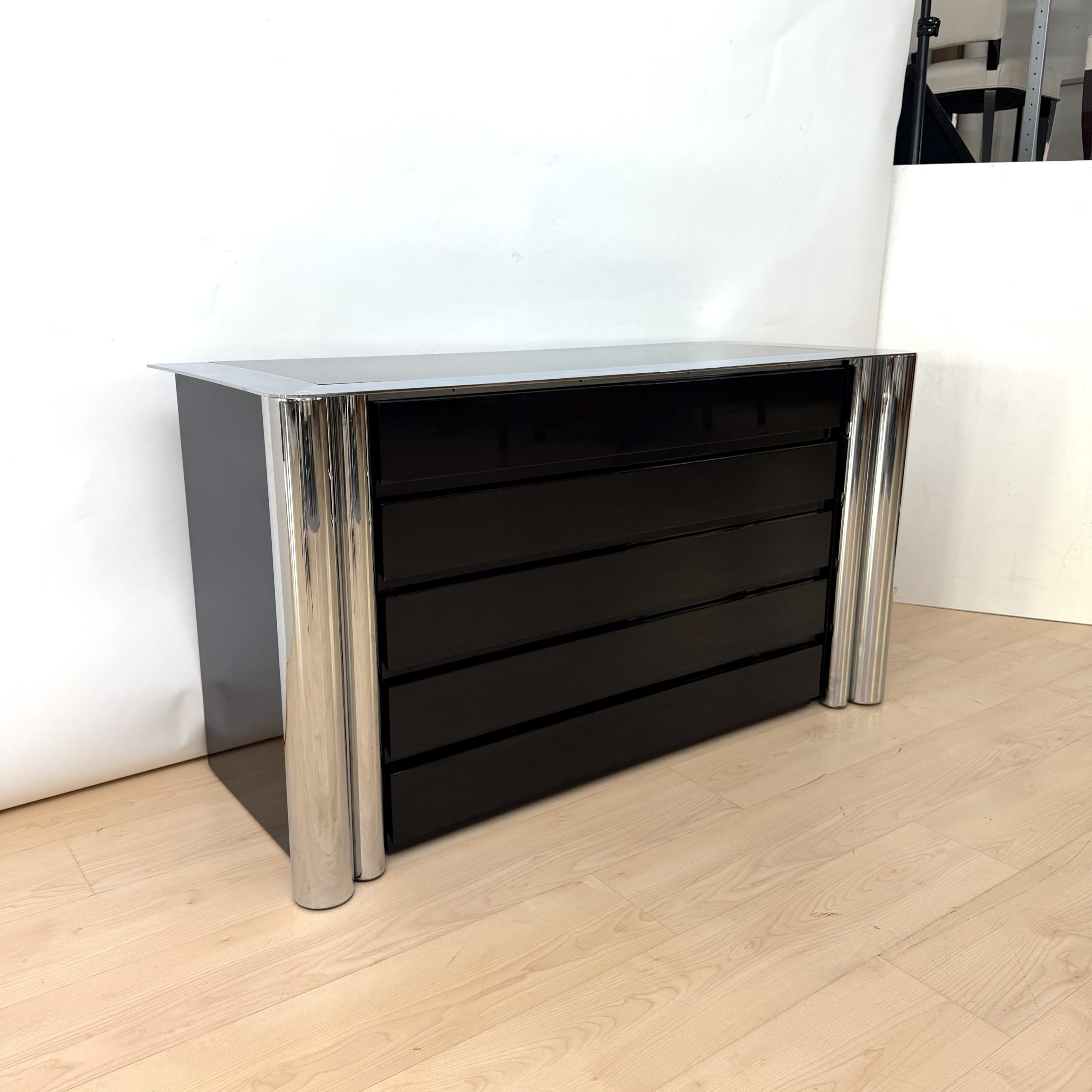 Black Designer Commode, Cinova, 1969.3 Design Kommode, Antonello Mosca für Cinova, schwarzer Lack und Chrom, Italien, 1969