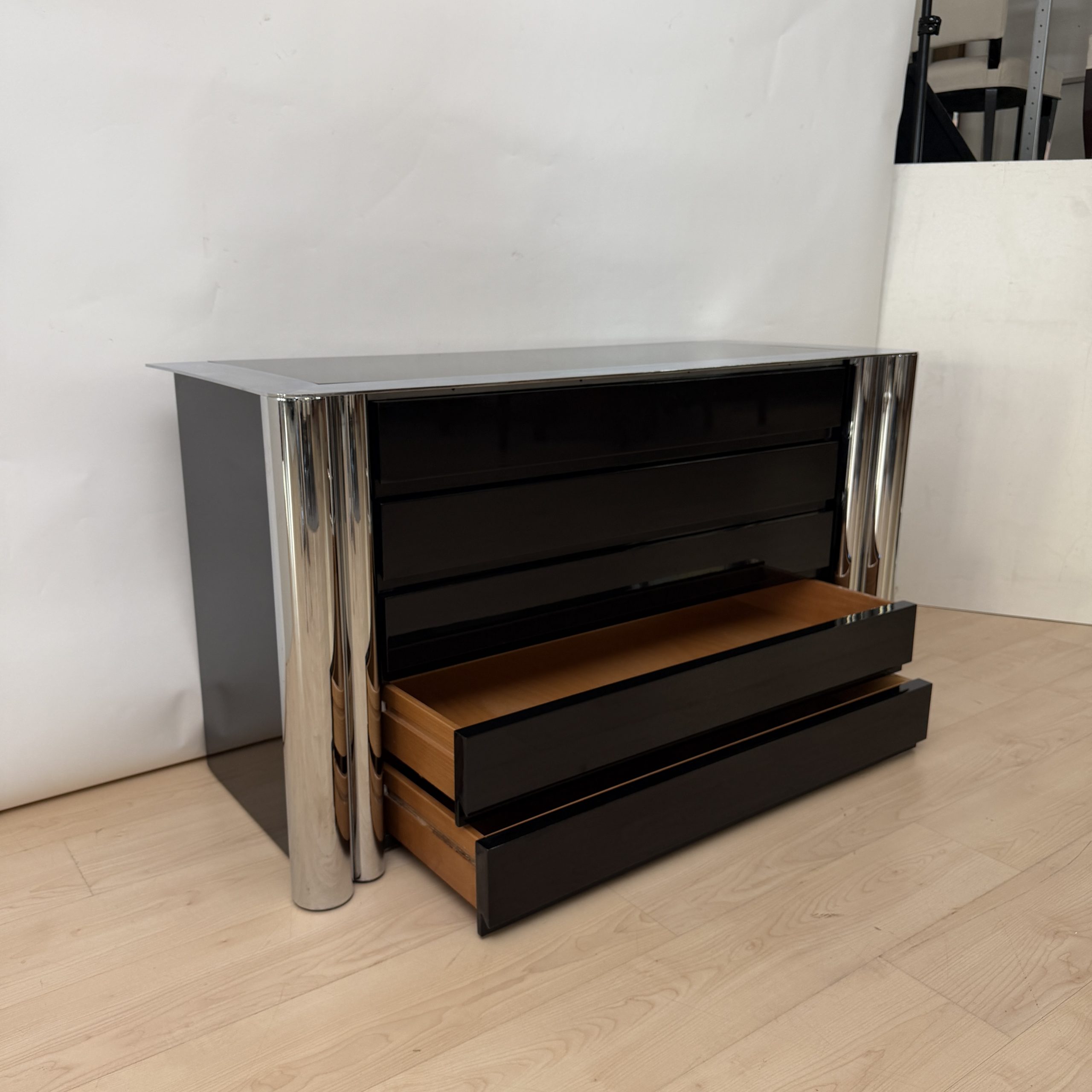 Black Designer Commode, Cinova, 1969.4 Design Kommode, Antonello Mosca für Cinova, schwarzer Lack und Chrom, Italien, 1969